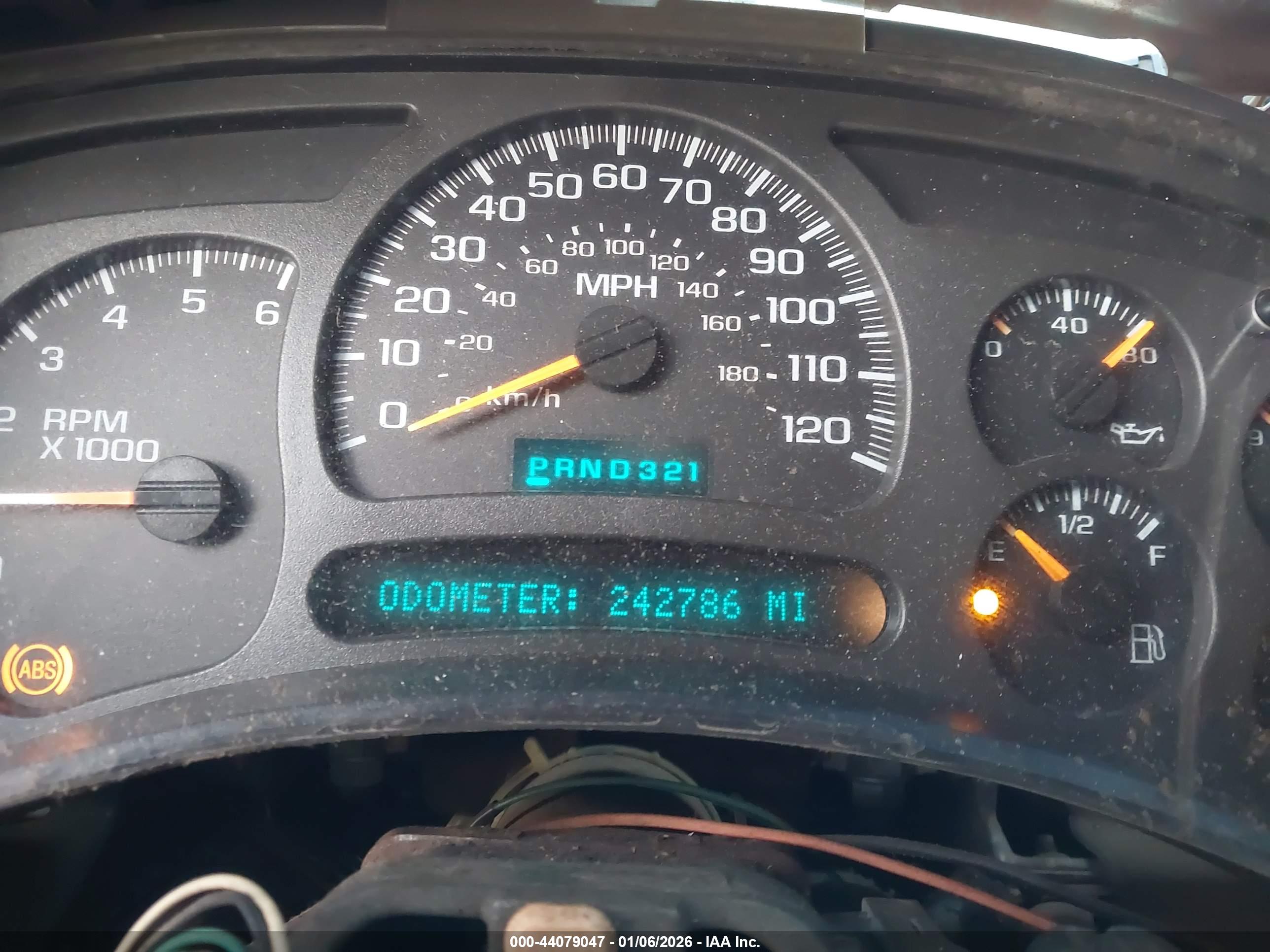 CHEVROLET SILVERADO image 7
