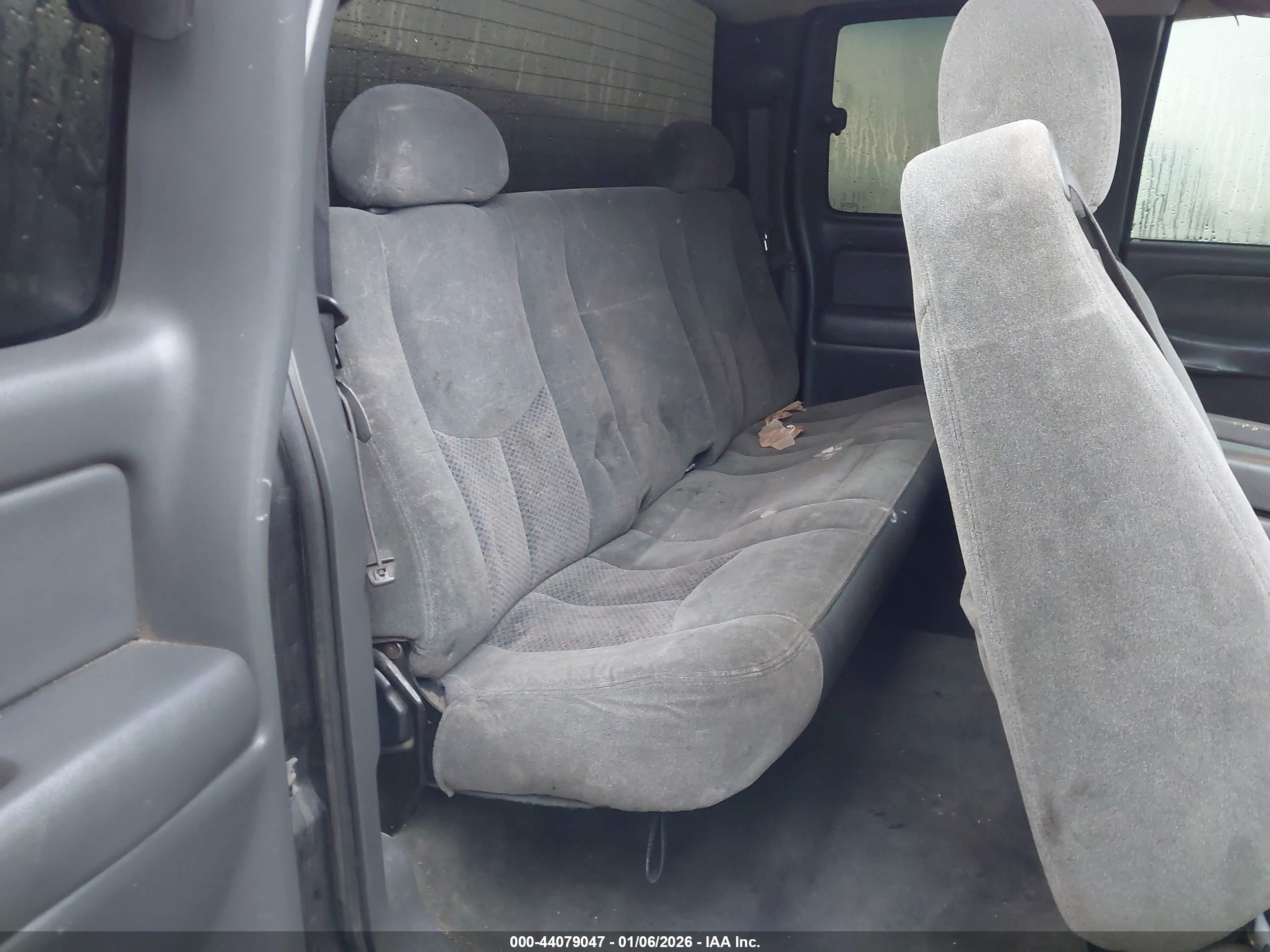 CHEVROLET SILVERADO image 8