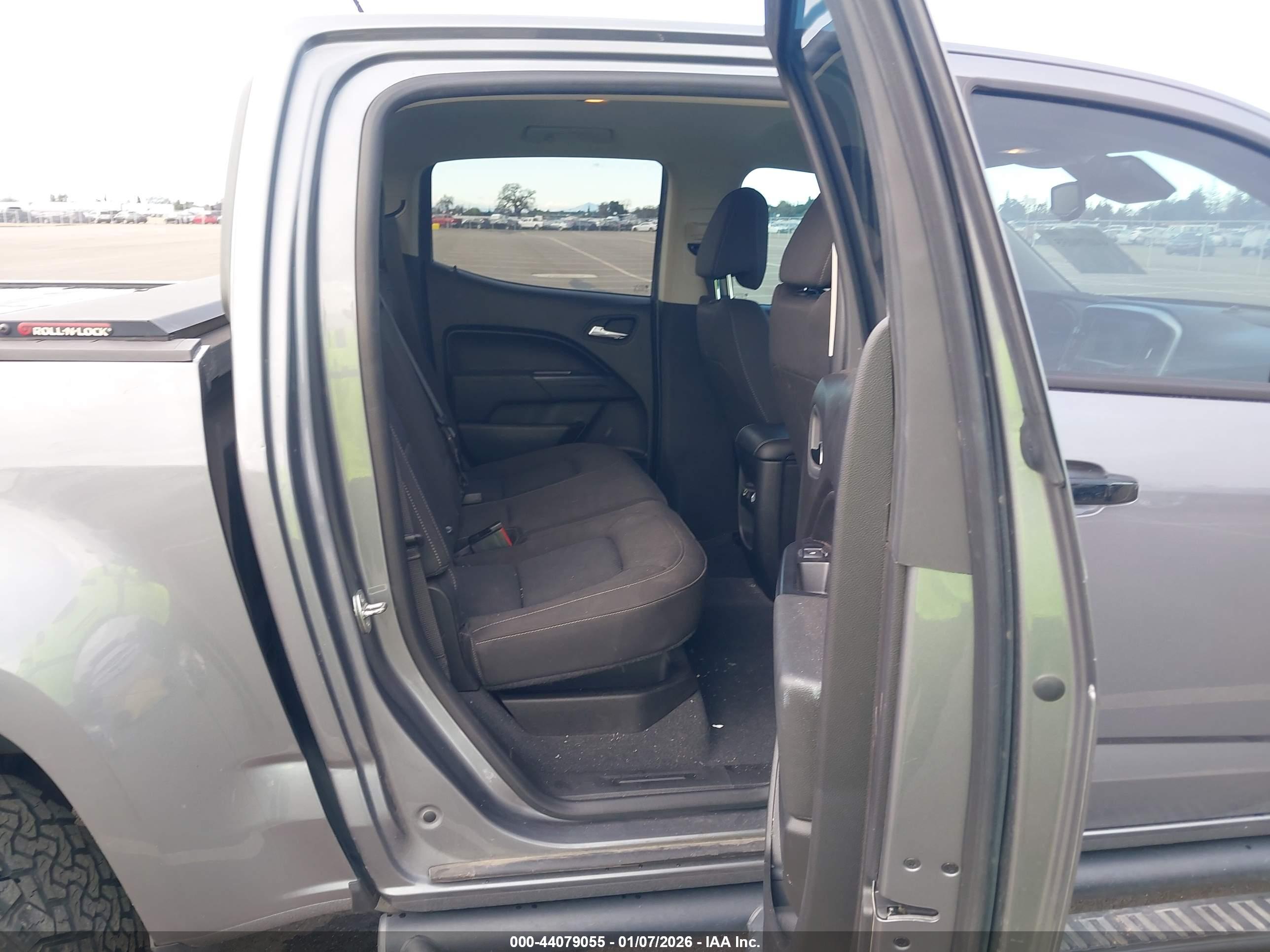 CHEVROLET COLORADO image 8