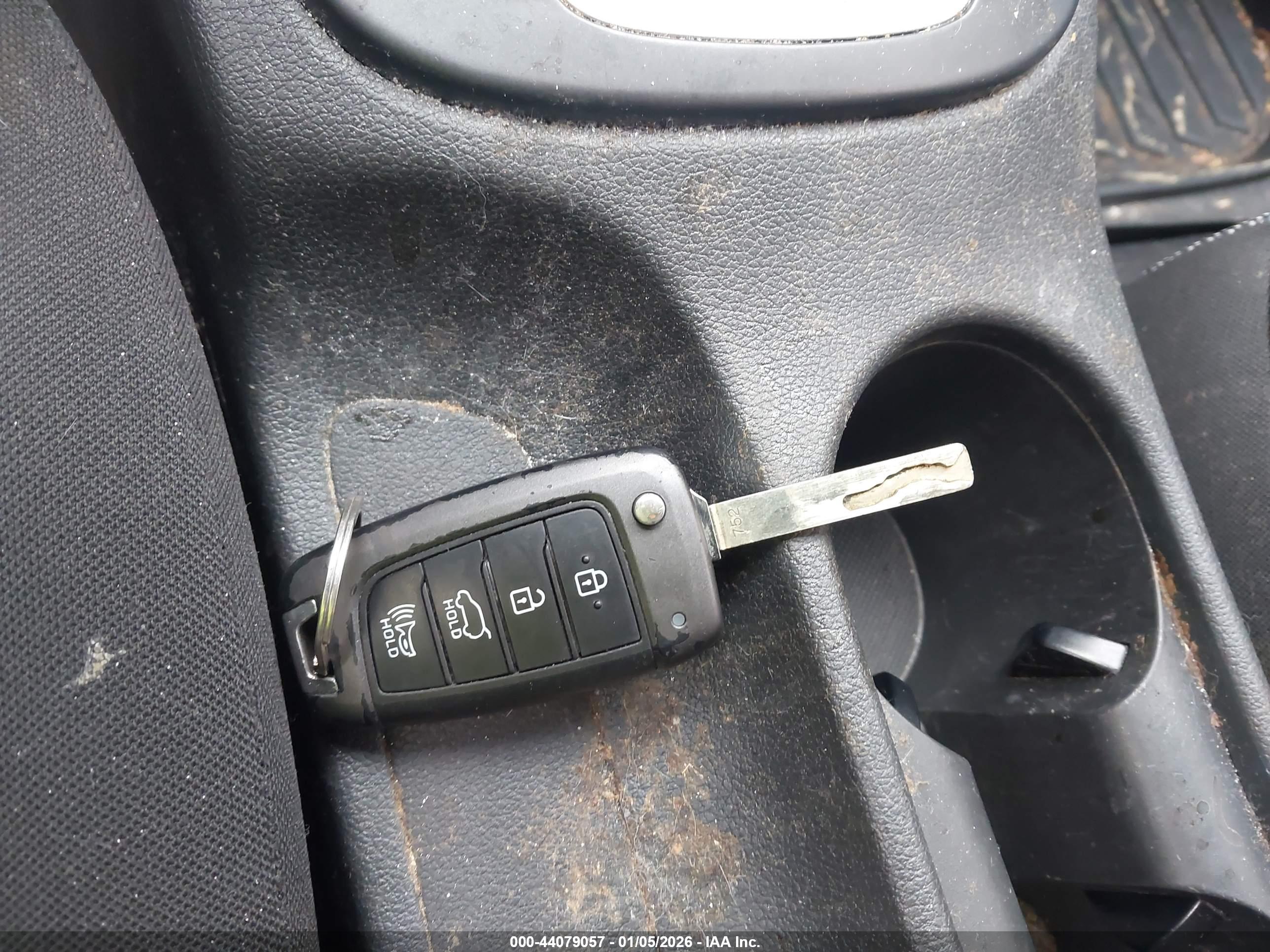 HYUNDAI KONA image 11