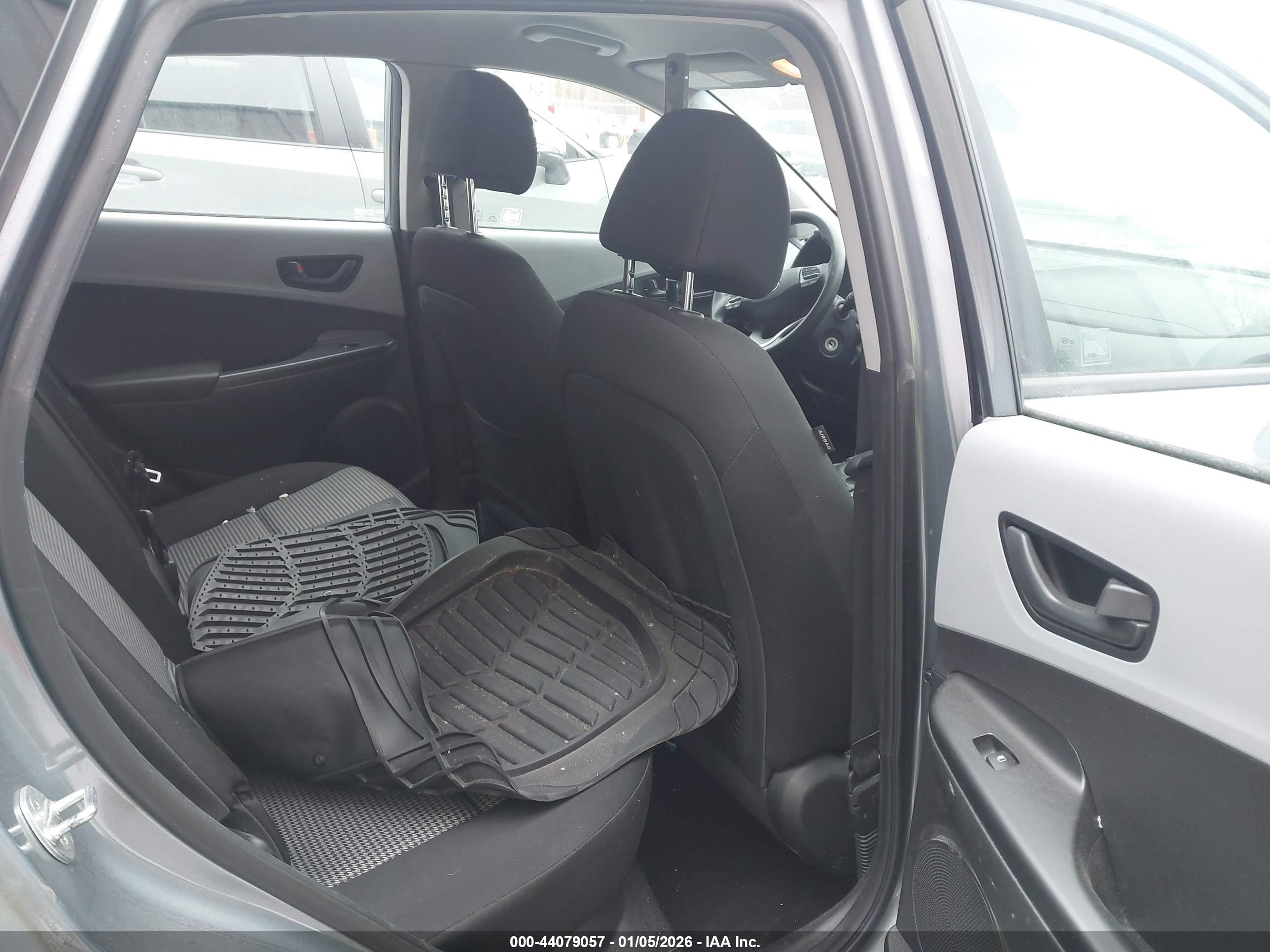 HYUNDAI KONA image 8