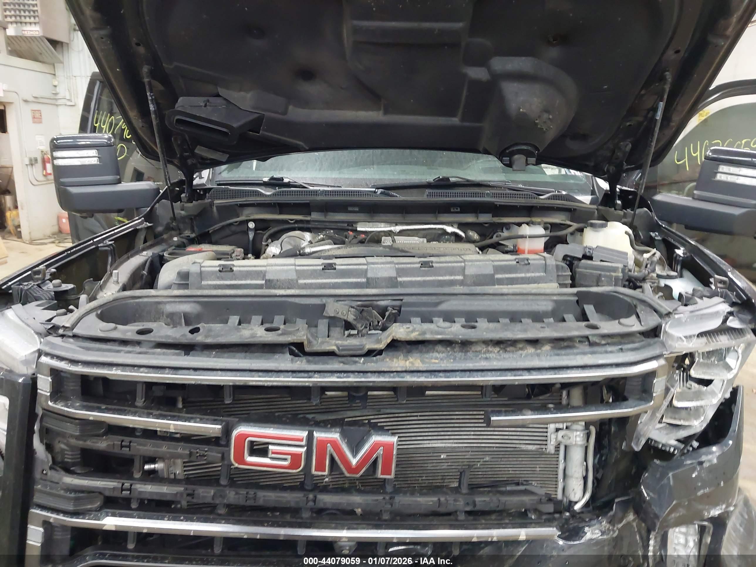 GMC SIERRA image 10