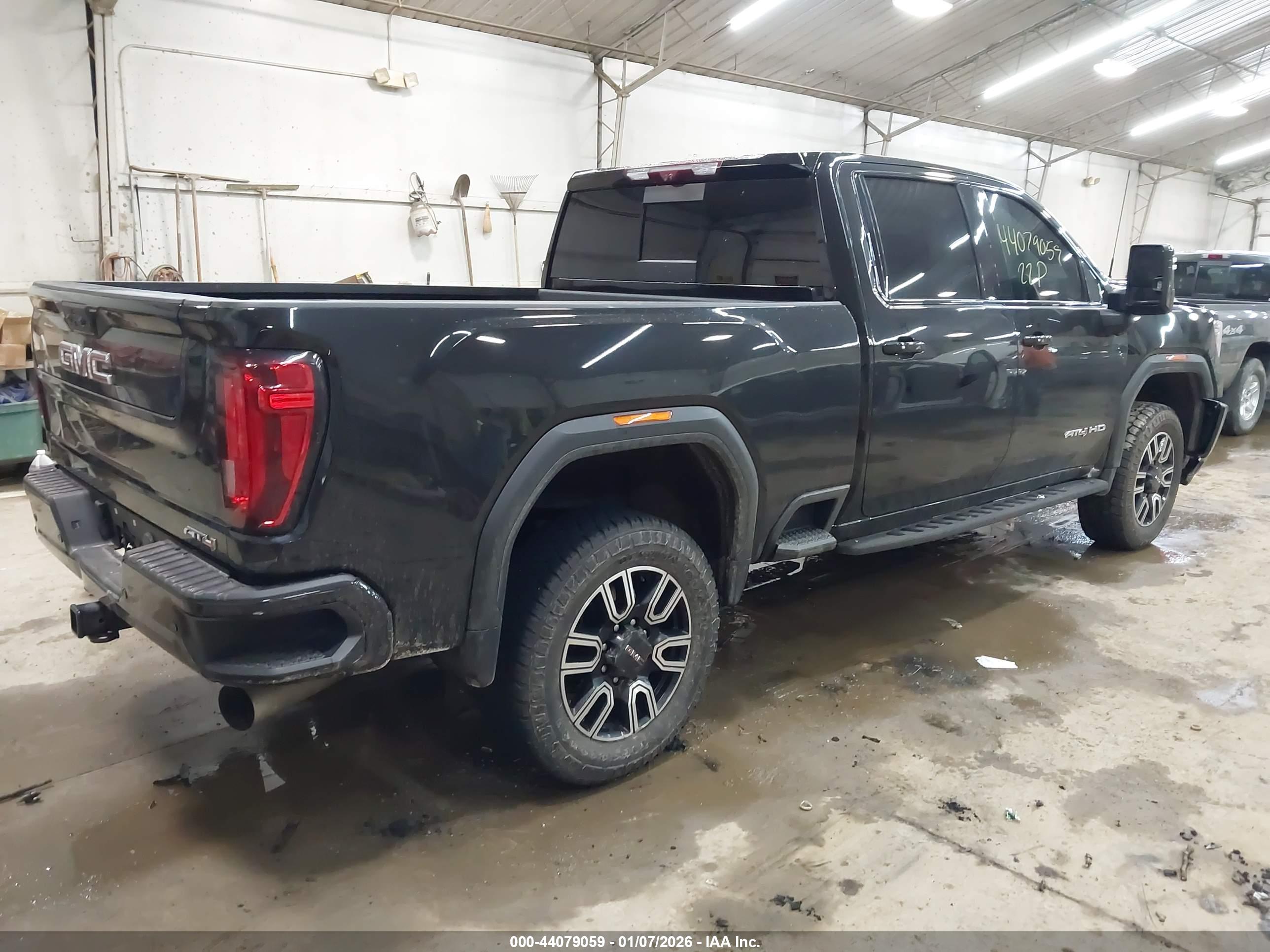 GMC SIERRA image 4