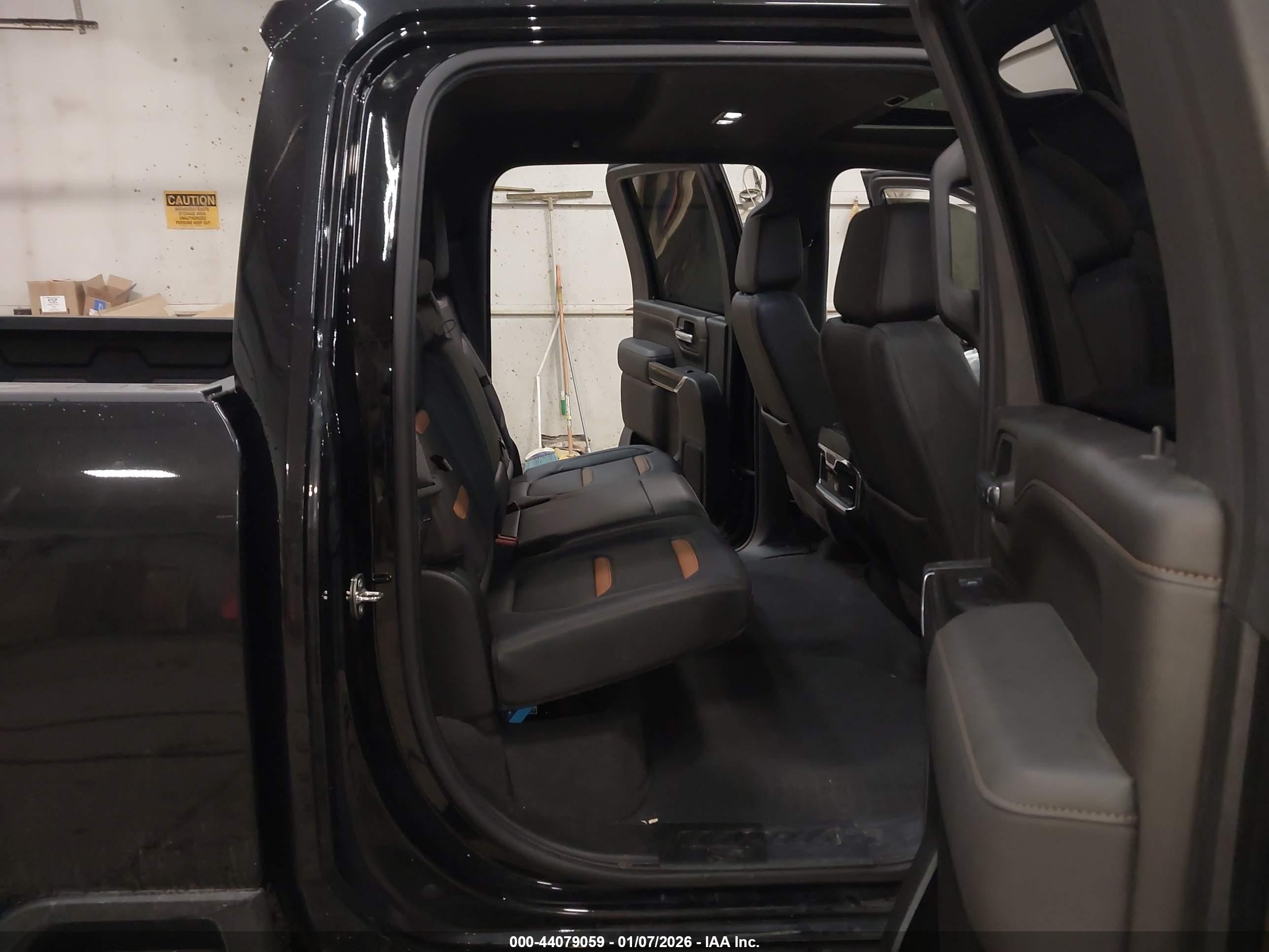 GMC SIERRA image 8