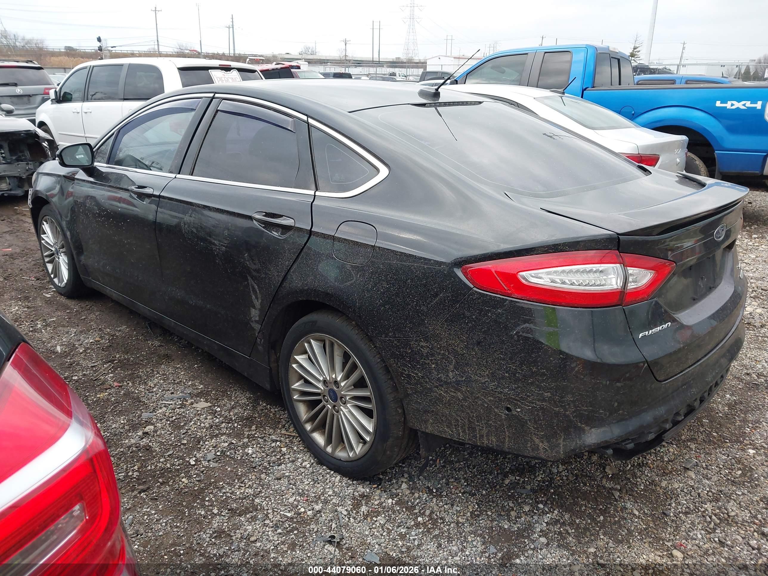 FORD FUSION image 3