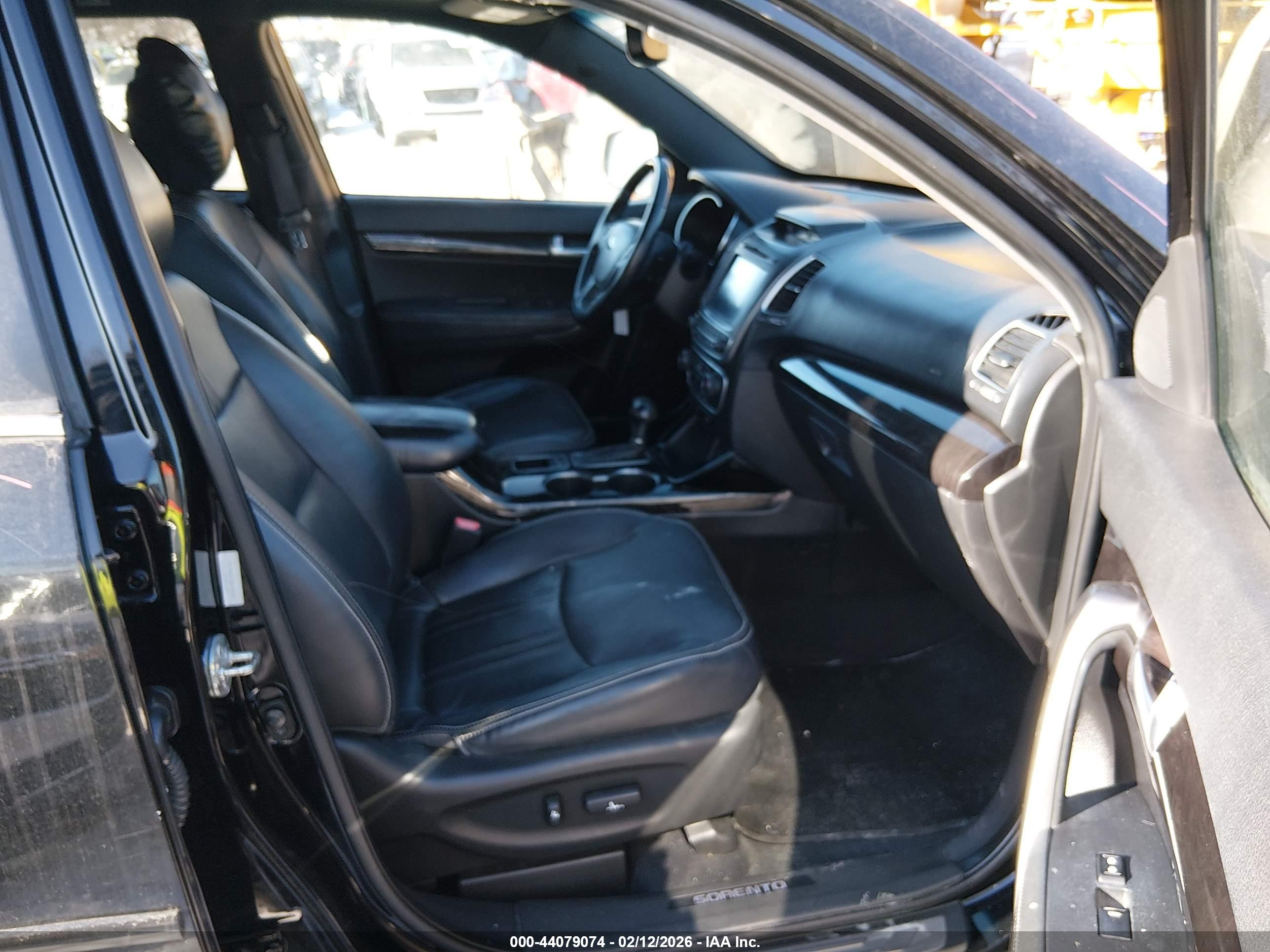 KIA SORENTO image 5