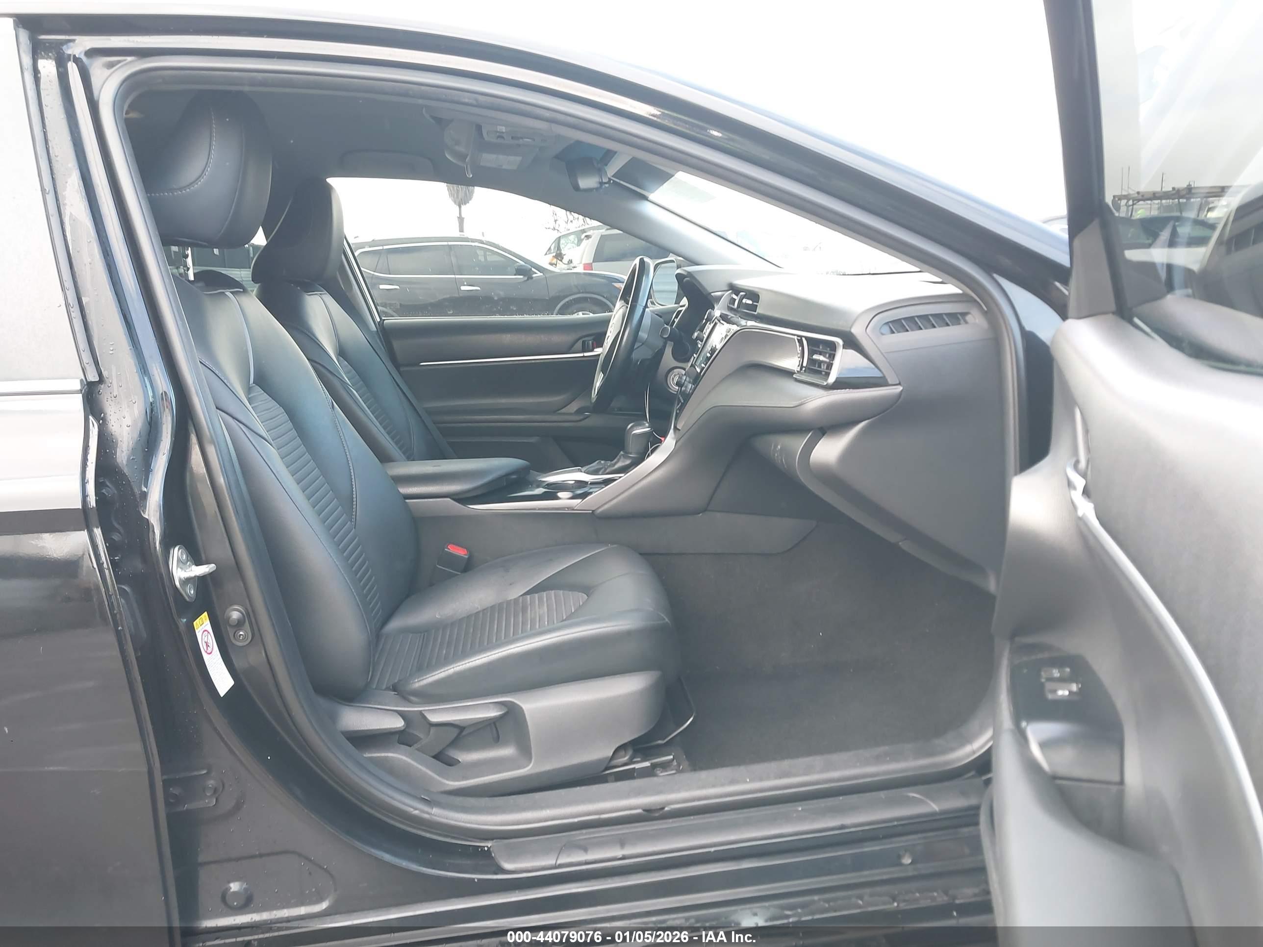TOYOTA CAMRY image 5