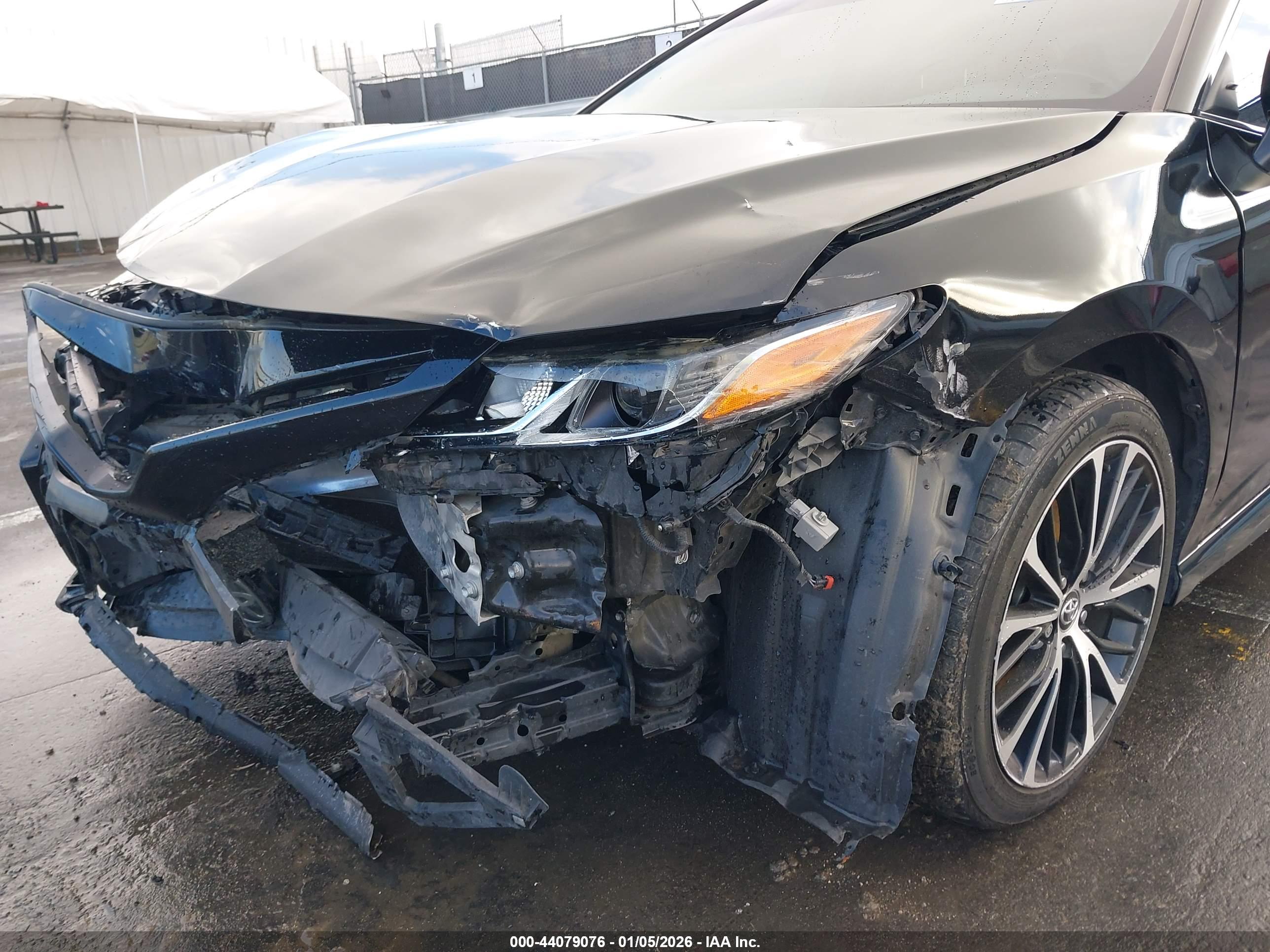 TOYOTA CAMRY image 6