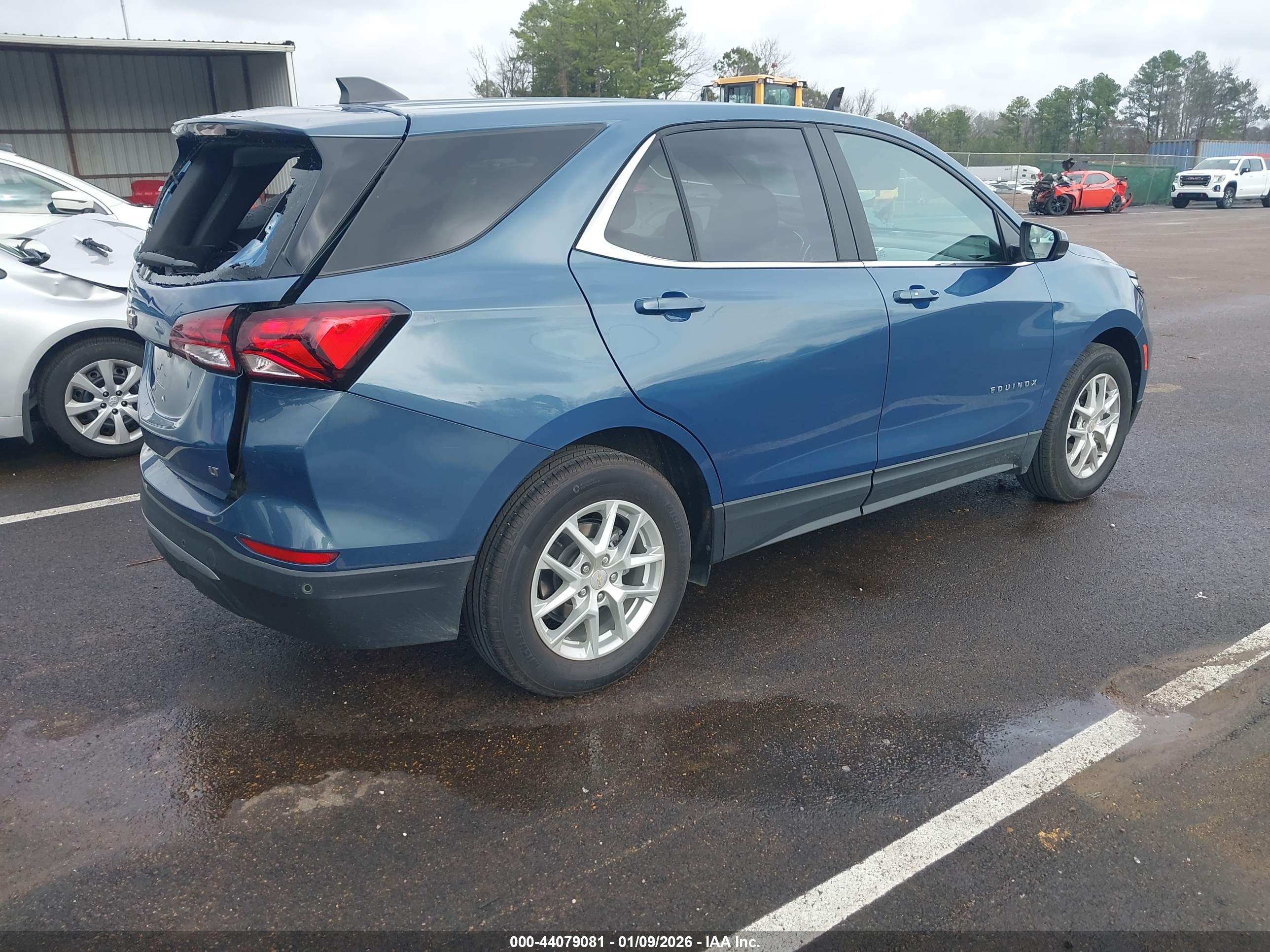 CHEVROLET EQUINOX image 4
