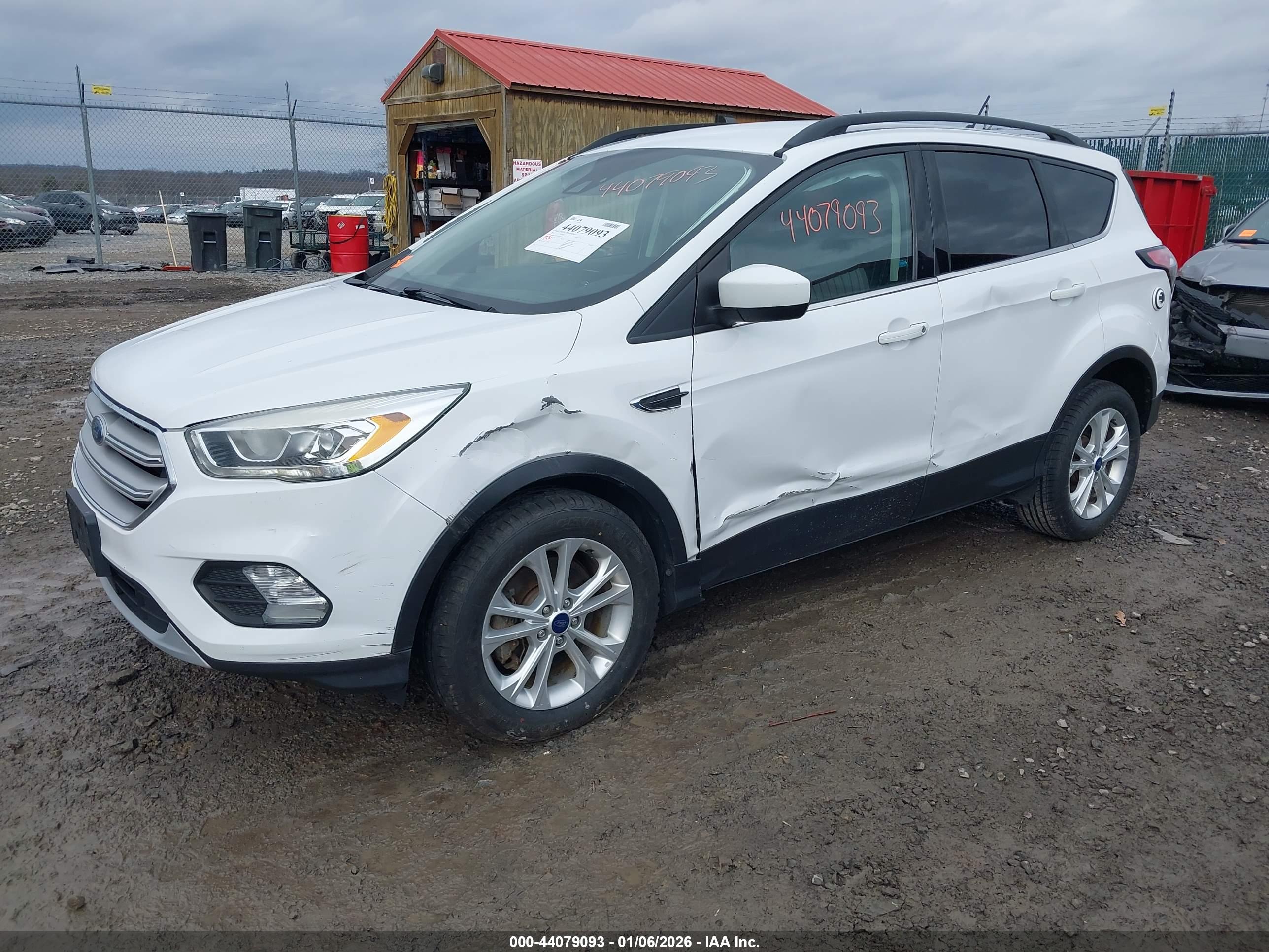 FORD ESCAPE image 2