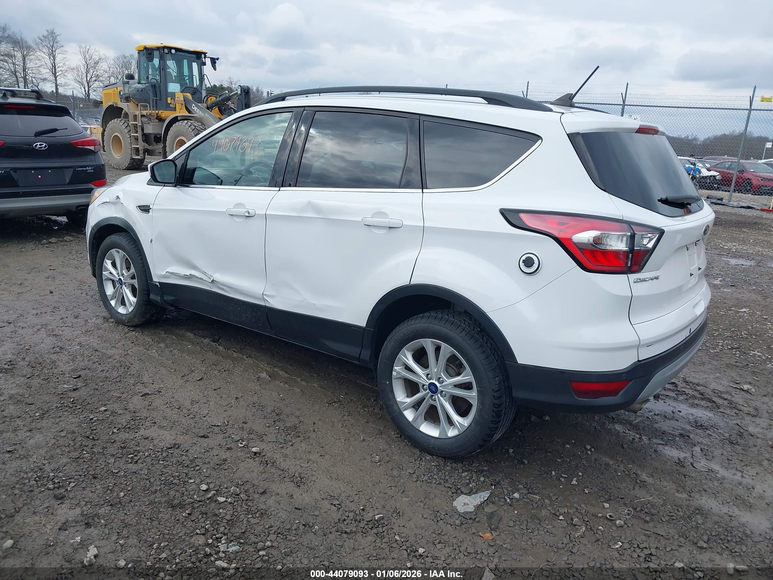 FORD ESCAPE image 3
