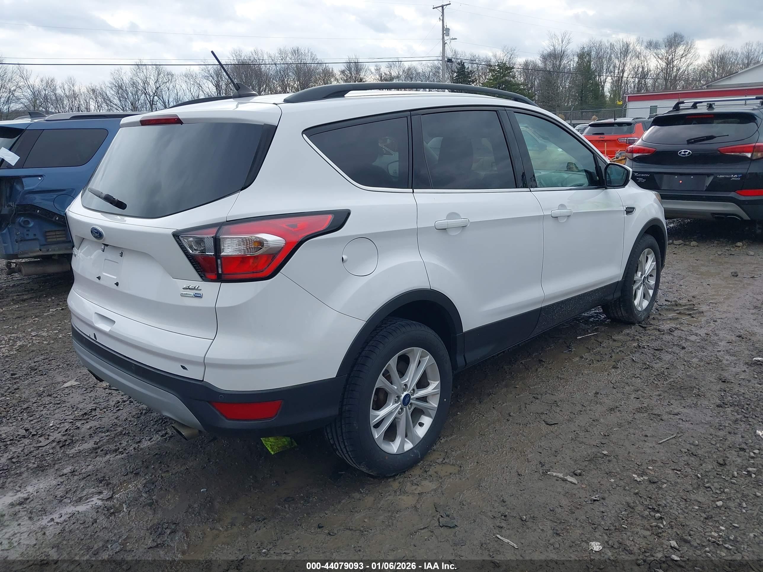 FORD ESCAPE image 4