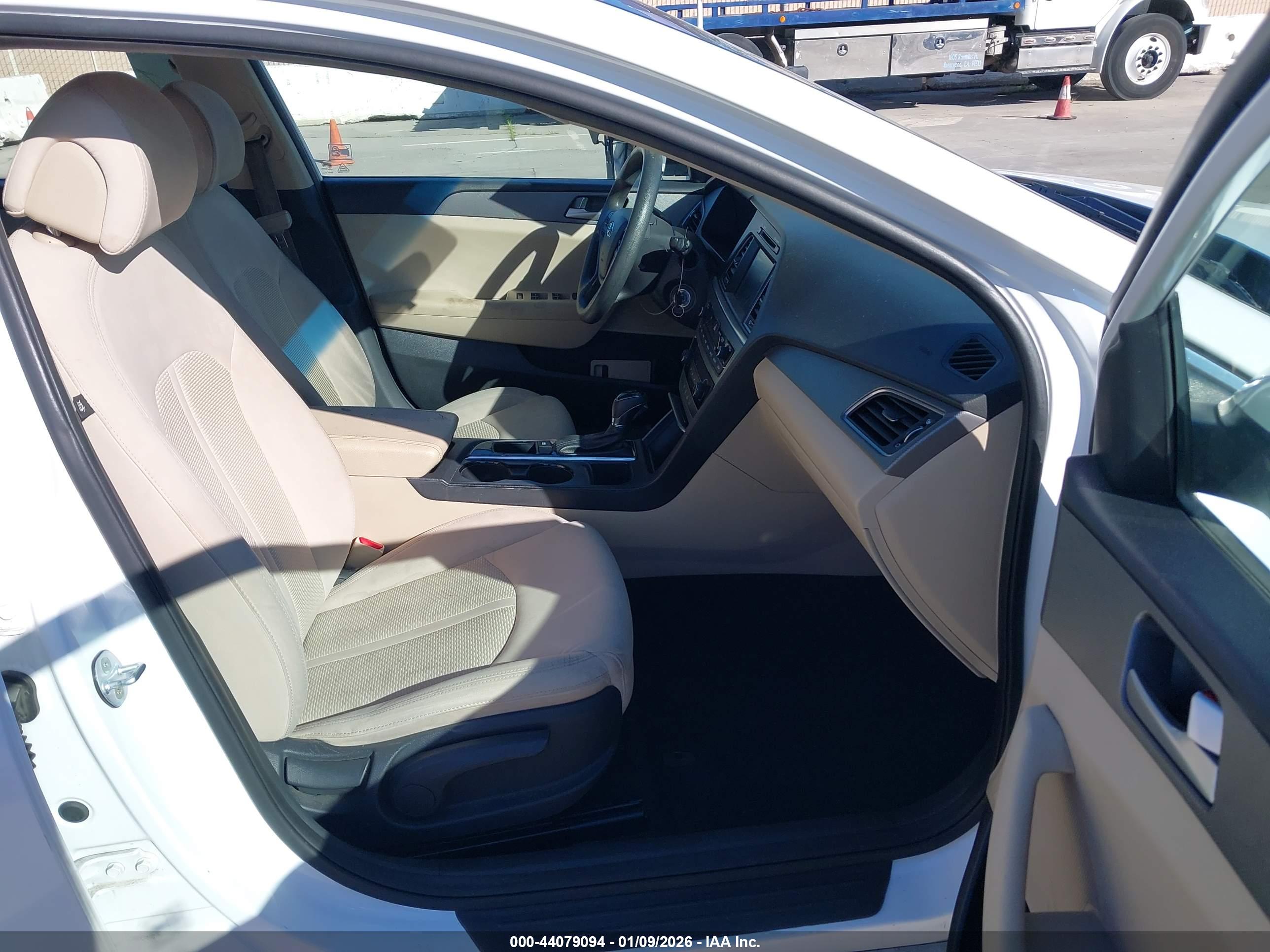 HYUNDAI SONATA image 5