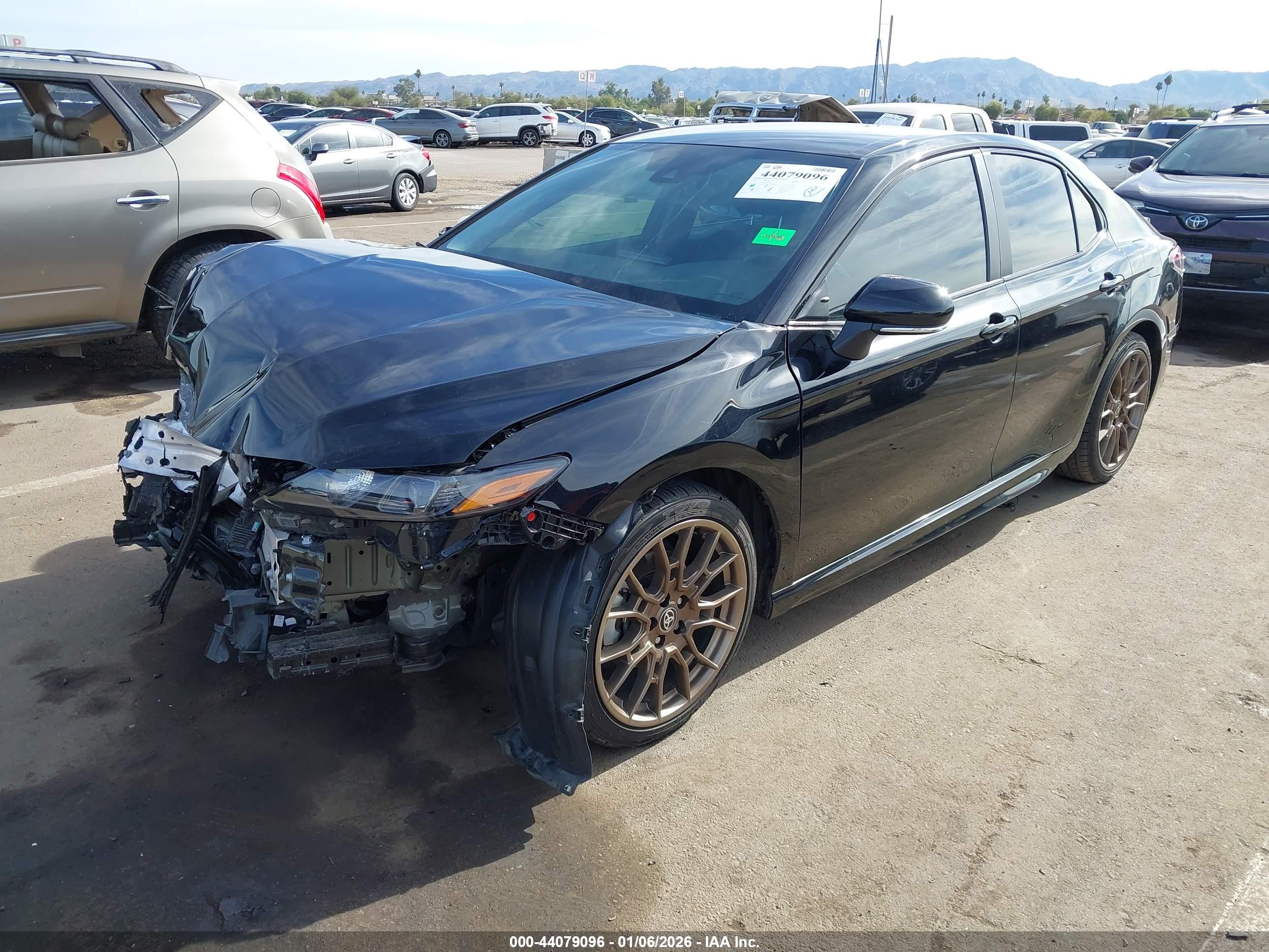 TOYOTA CAMRY image 2