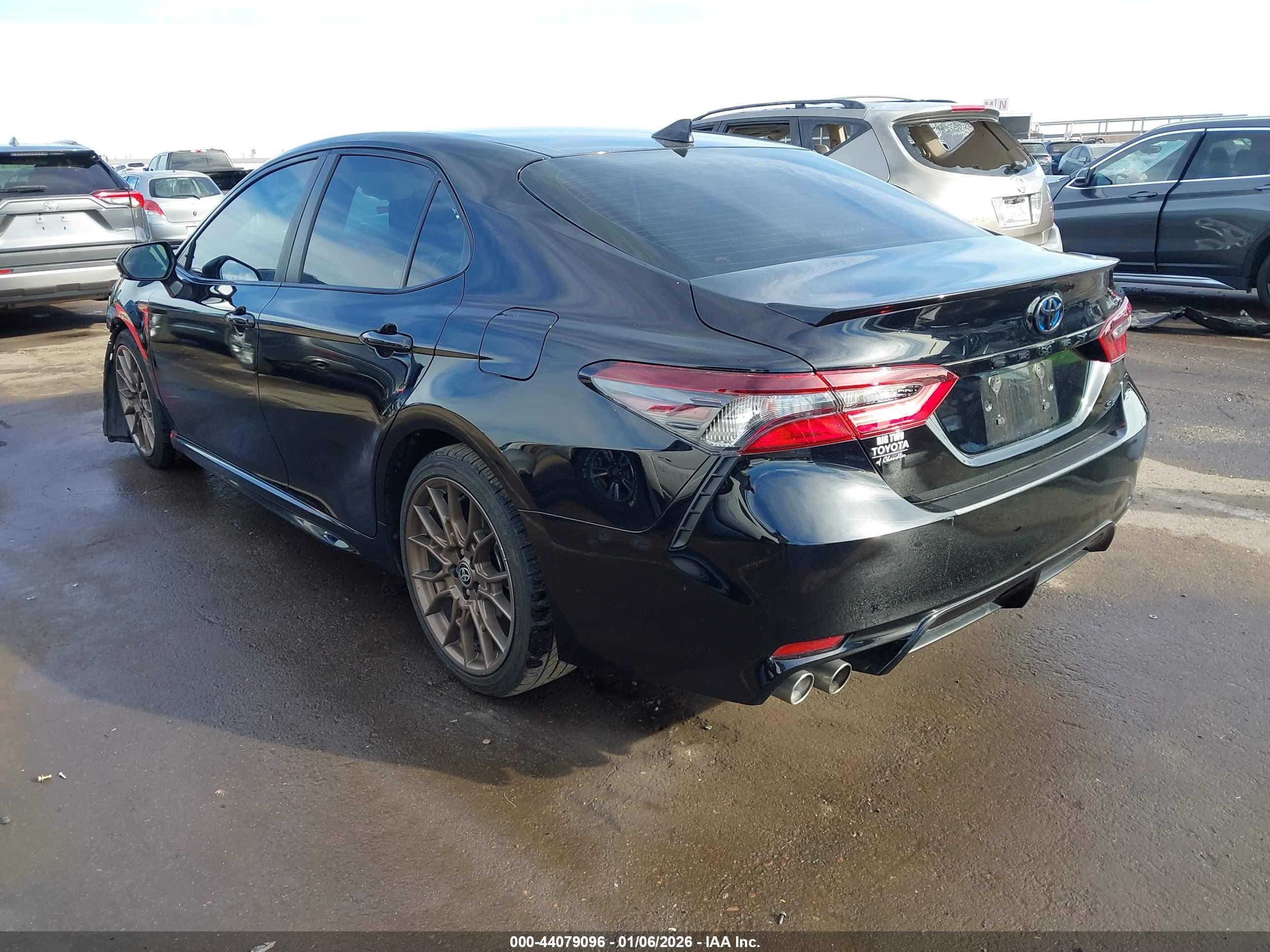 TOYOTA CAMRY image 3