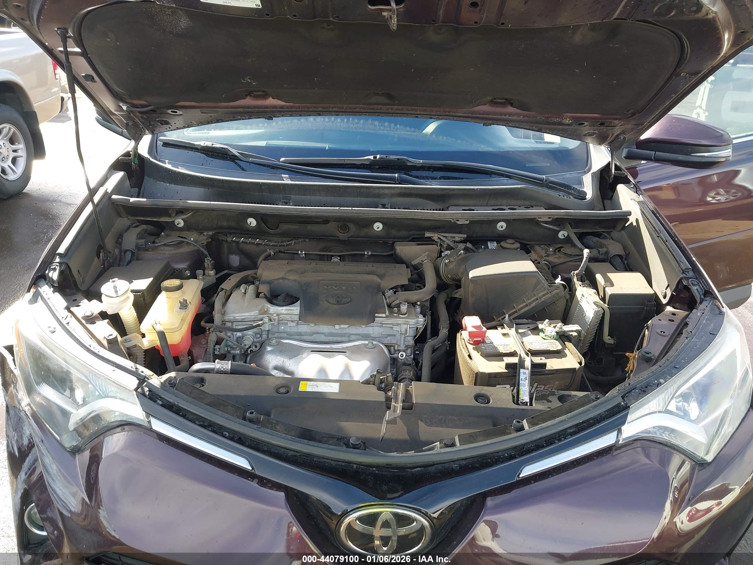 TOYOTA RAV4 image 10