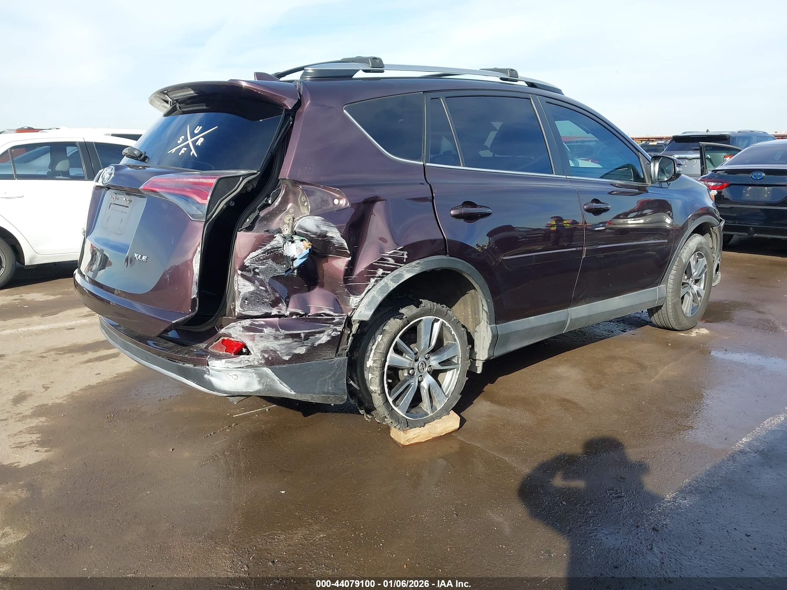 TOYOTA RAV4 image 4