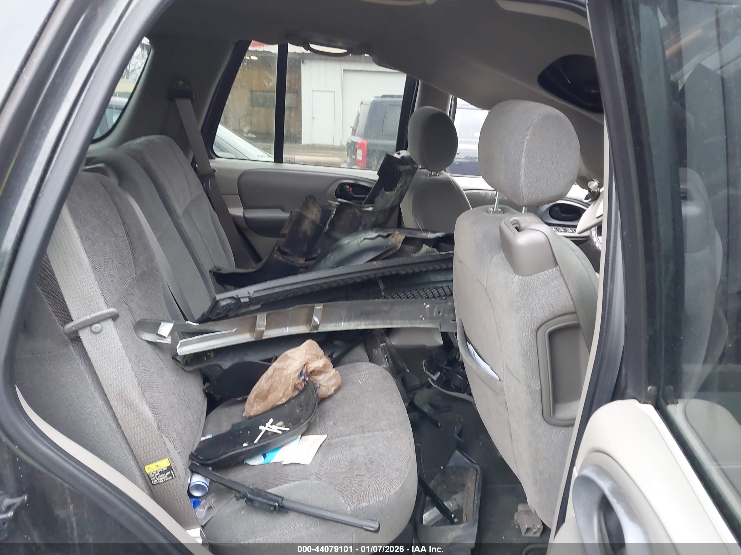 CHEVROLET TRAILBLAZER image 8