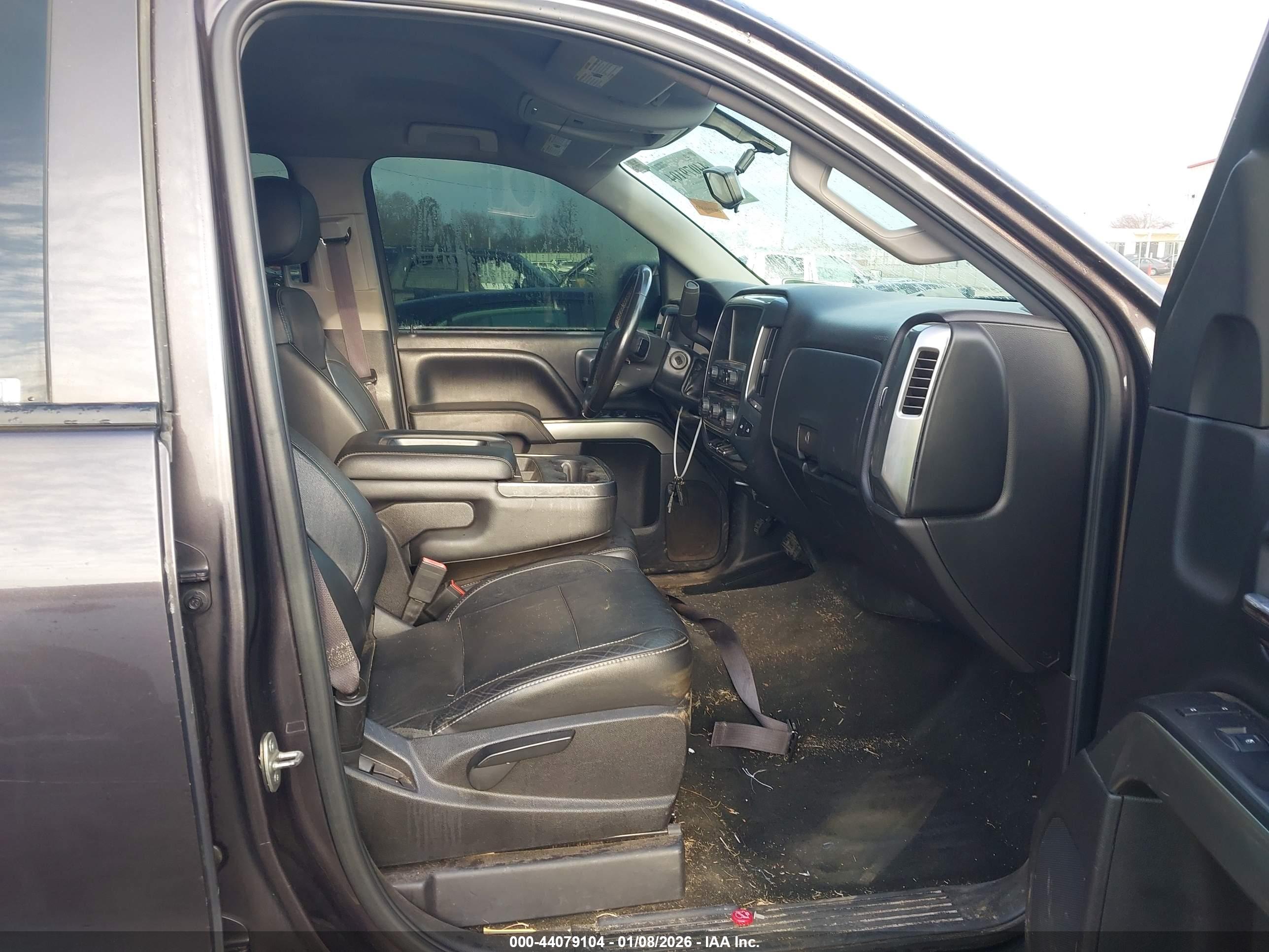 CHEVROLET SILVERADO image 5