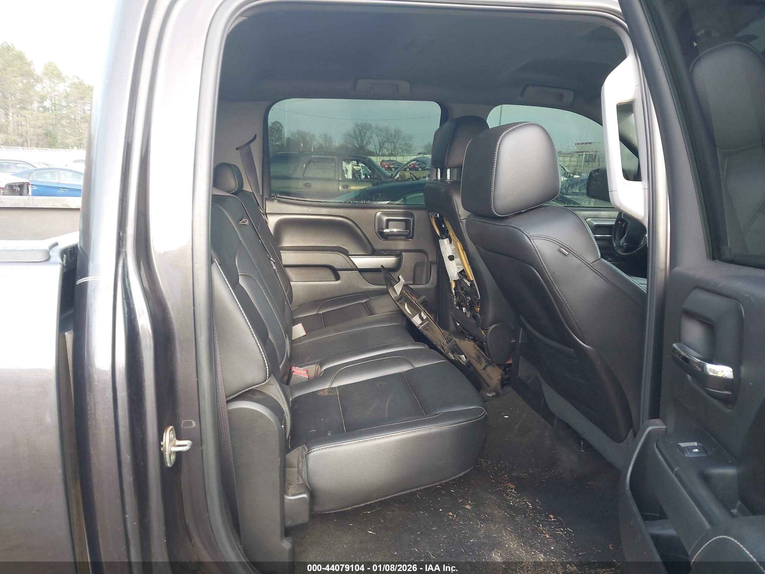 CHEVROLET SILVERADO image 8