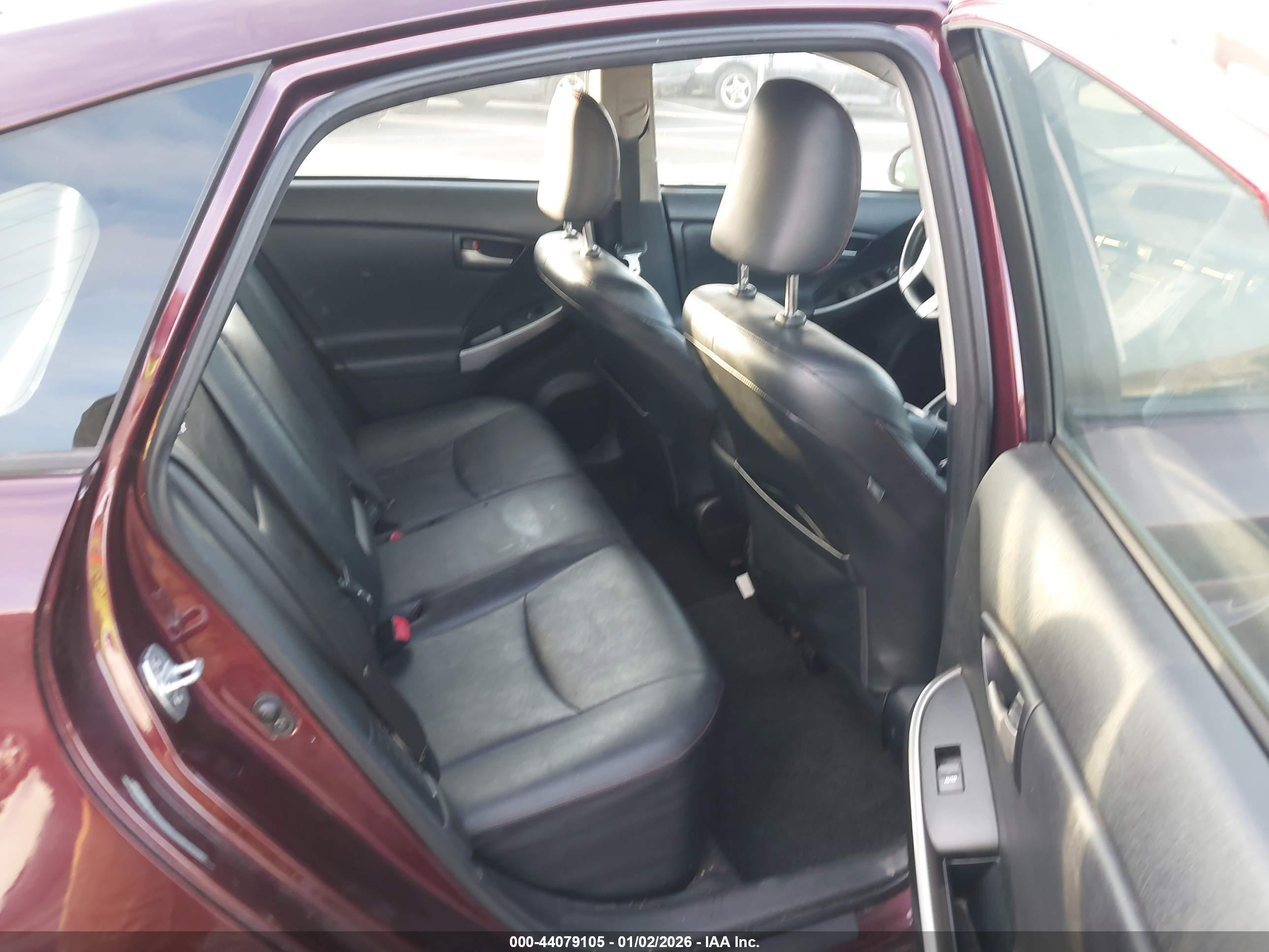 TOYOTA PRIUS image 8