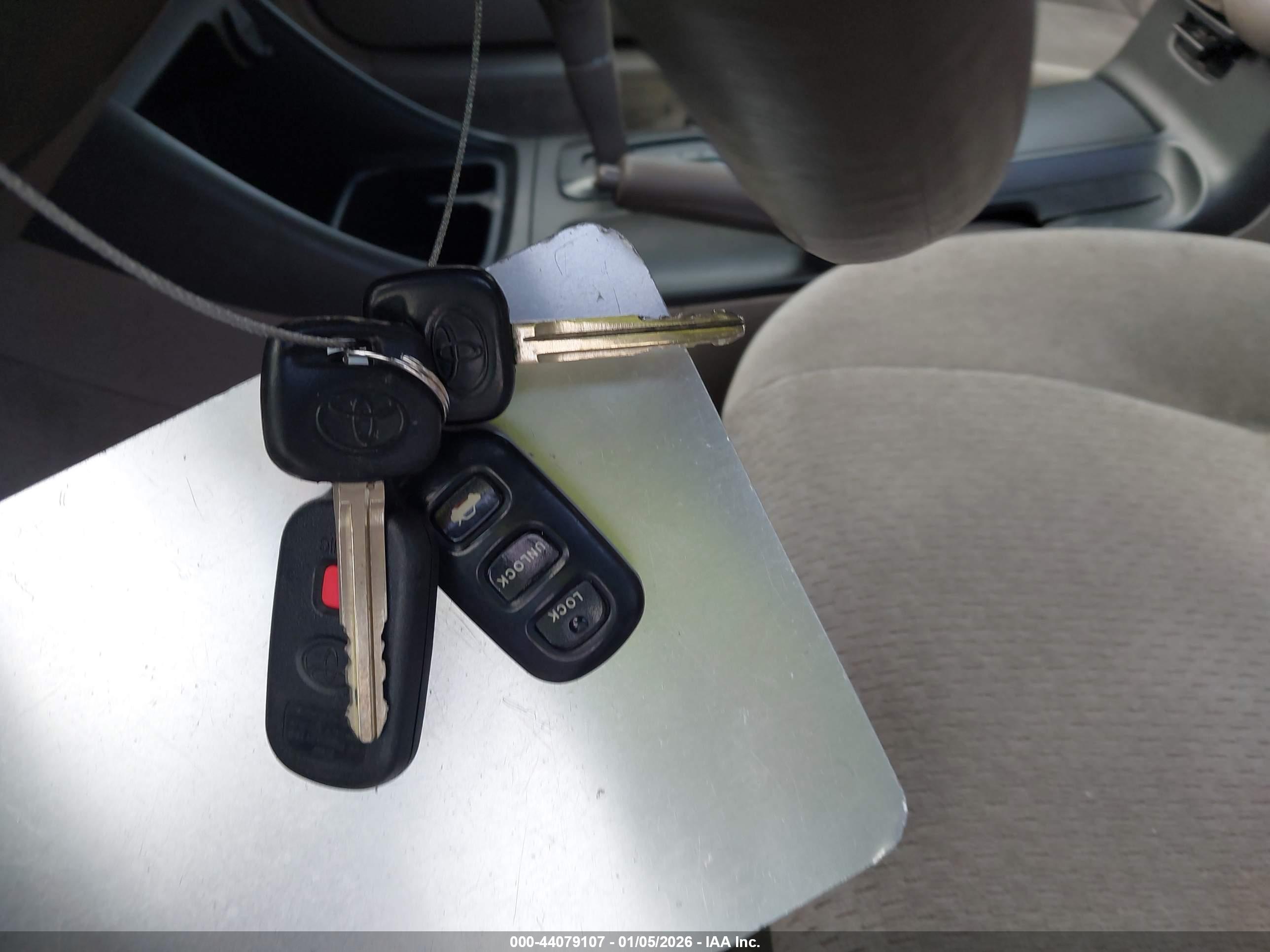 TOYOTA CAMRY image 11