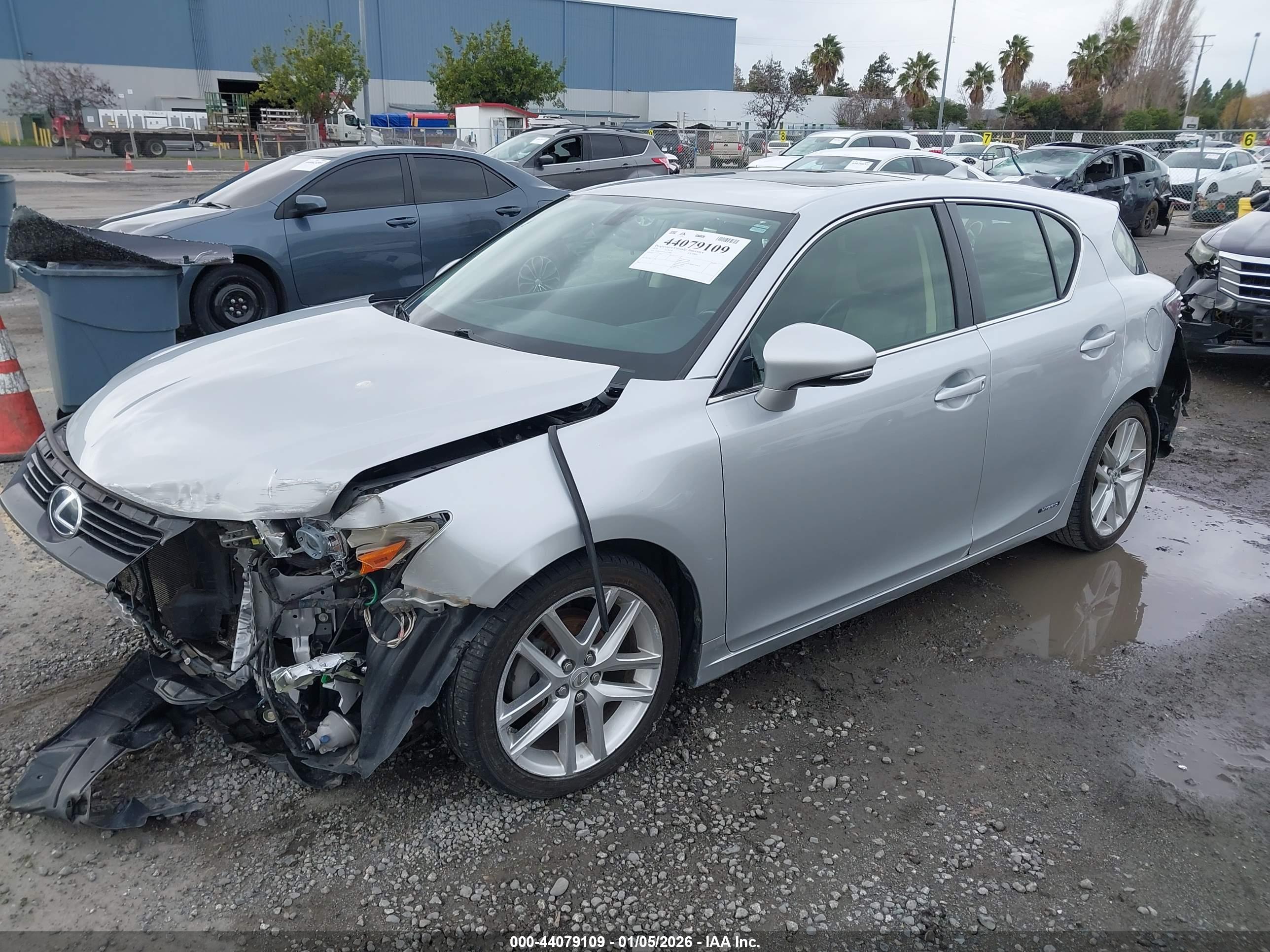 LEXUS CT image 2