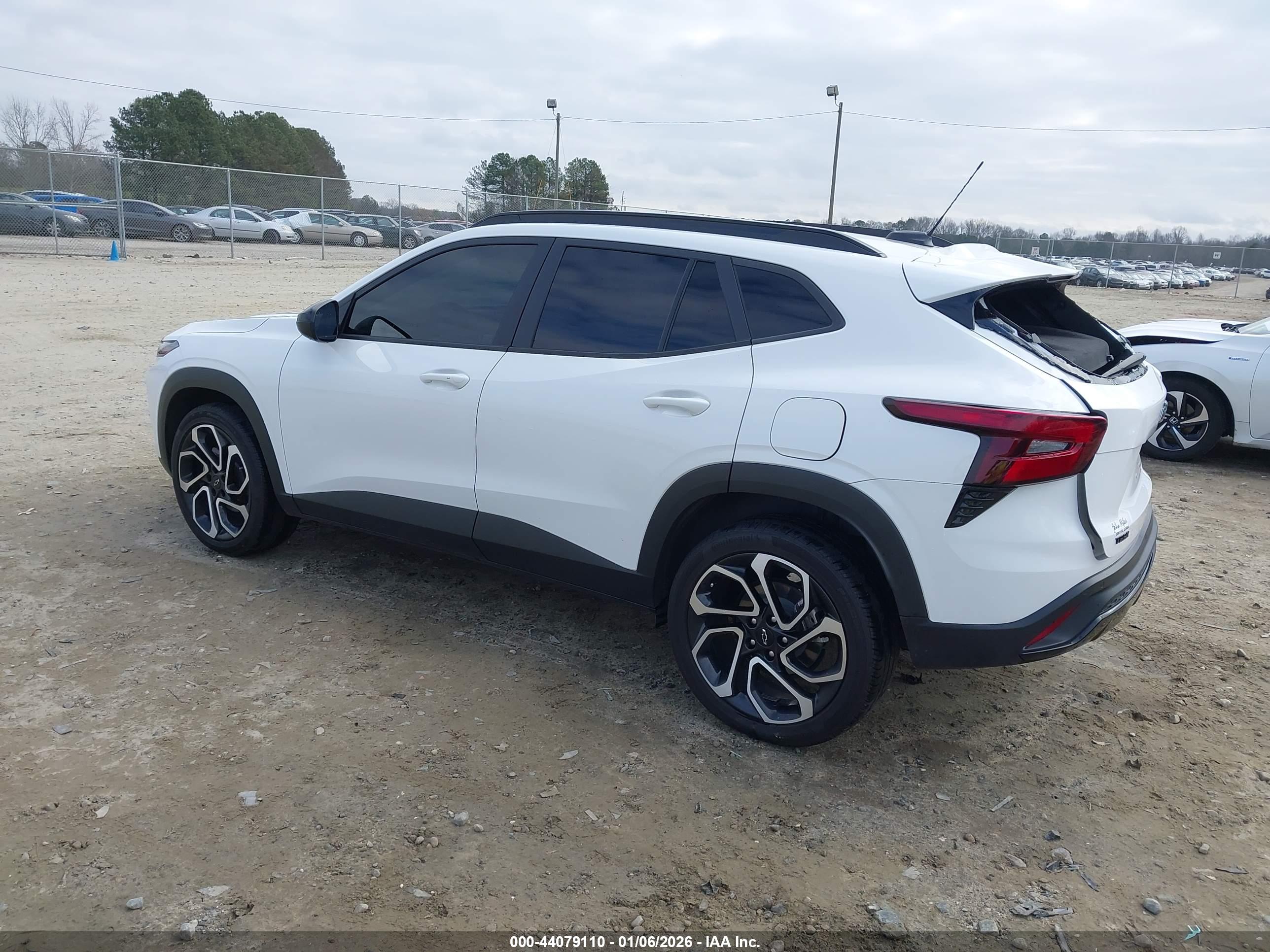 CHEVROLET TRAX image 3