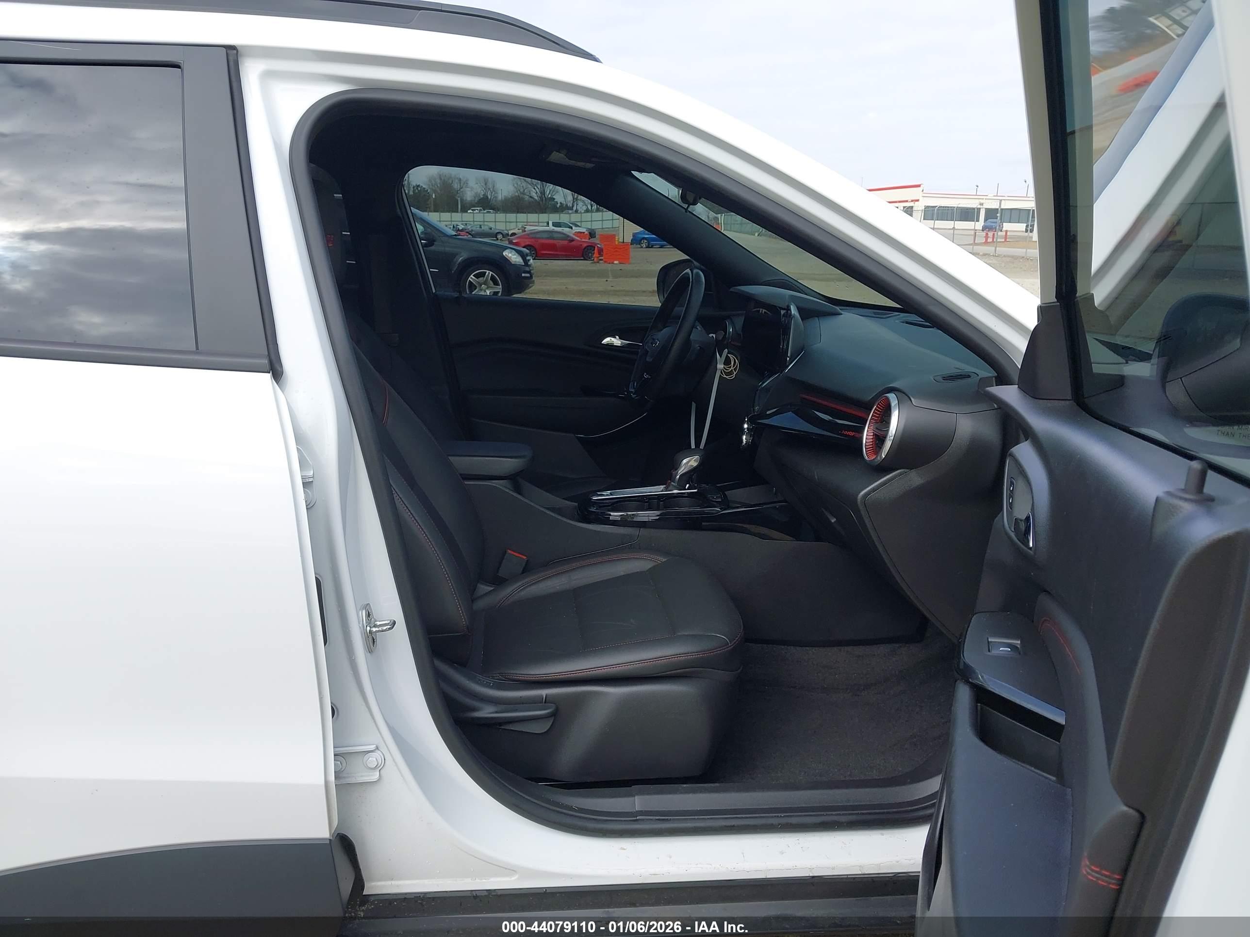 CHEVROLET TRAX image 5