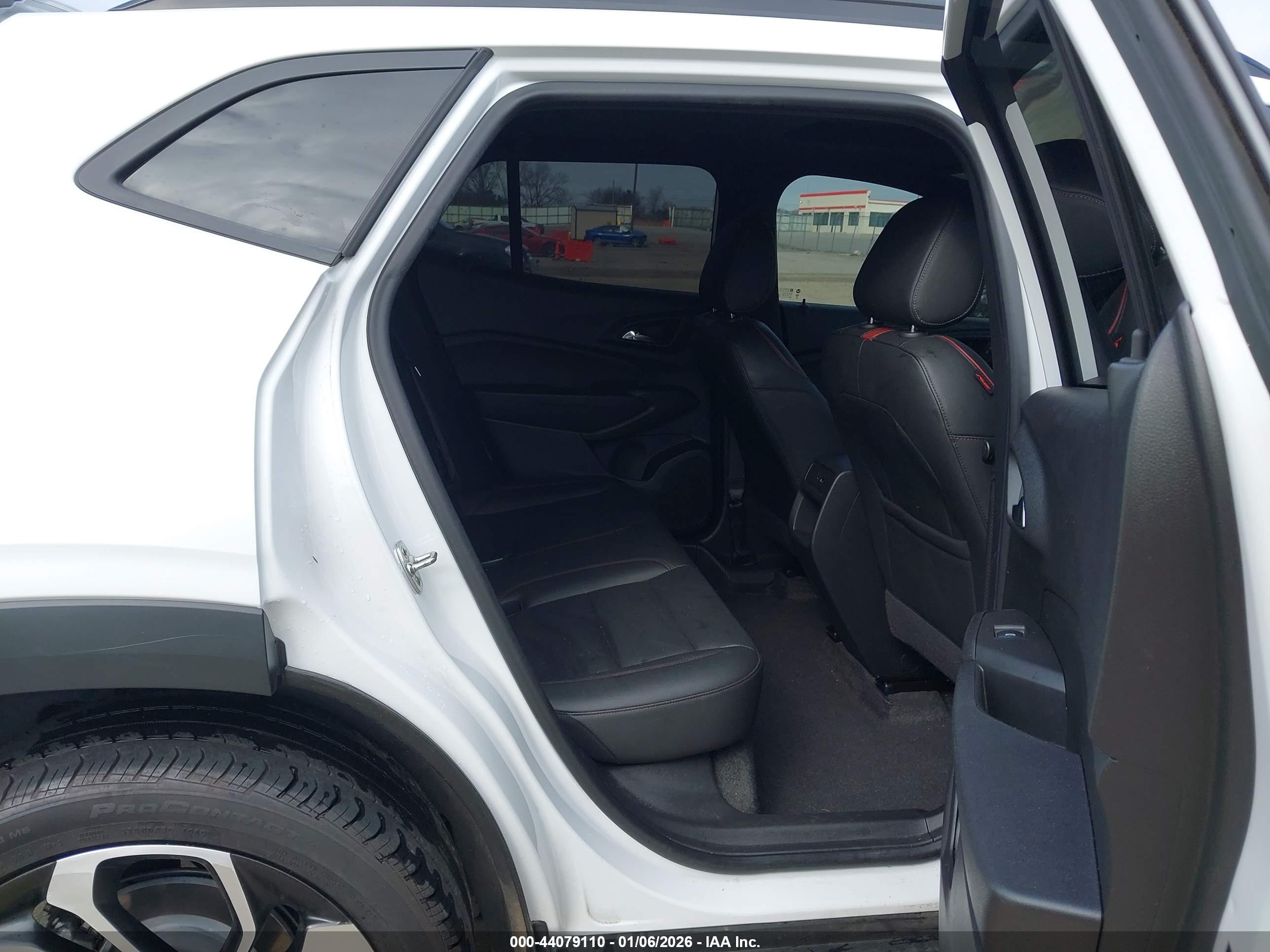 CHEVROLET TRAX image 8