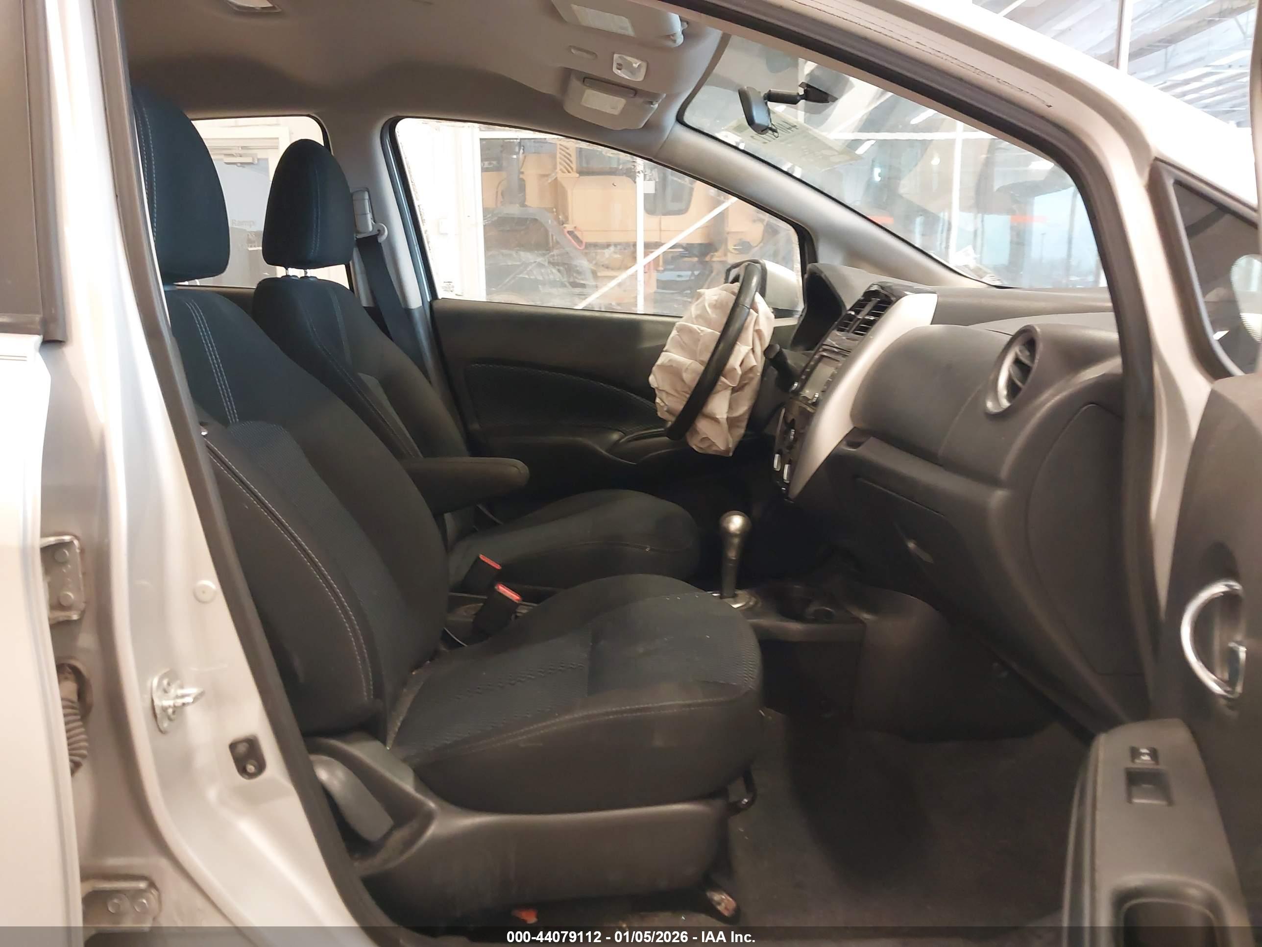 NISSAN VERSA image 5