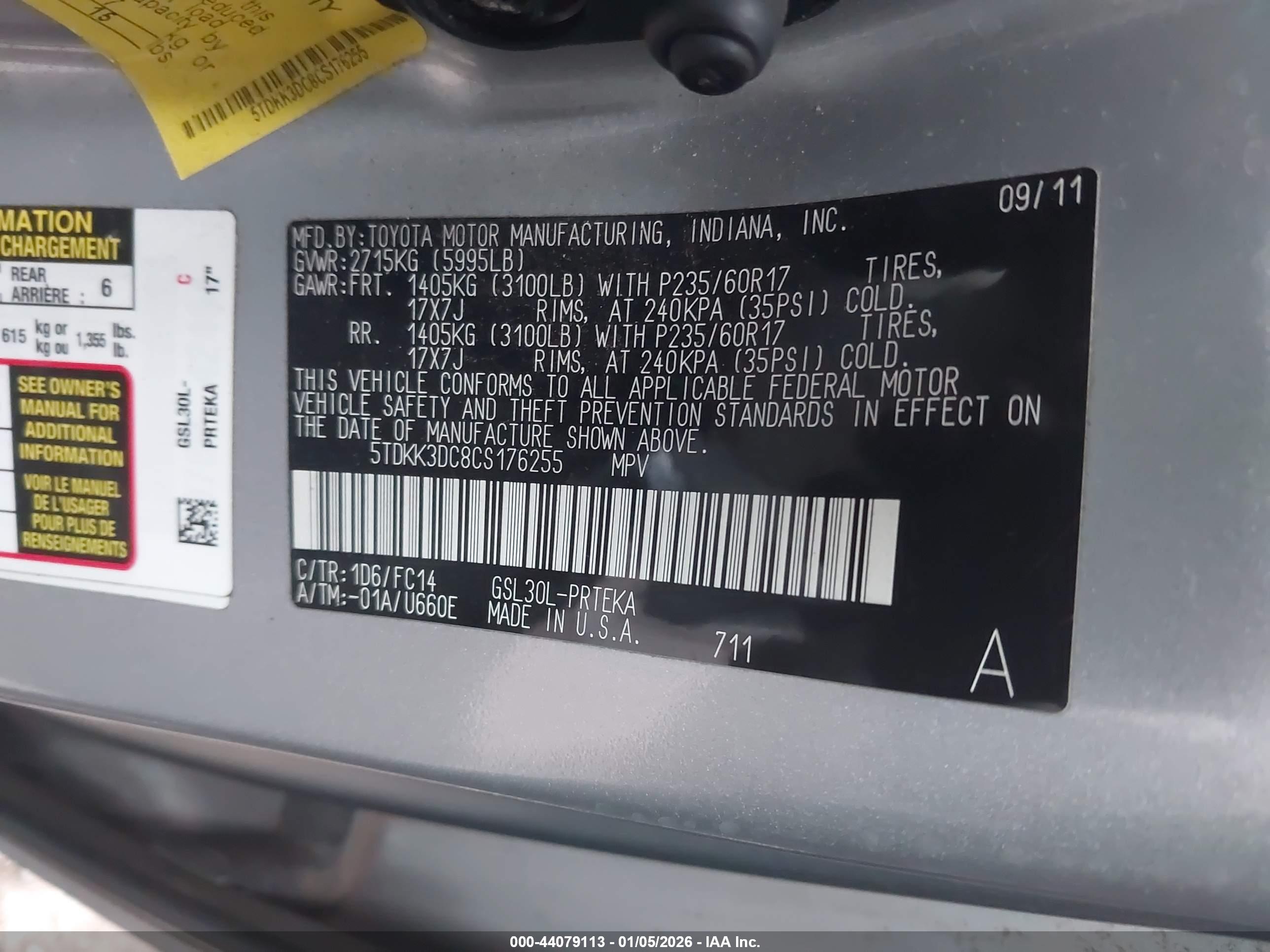 TOYOTA SIENNA image 9
