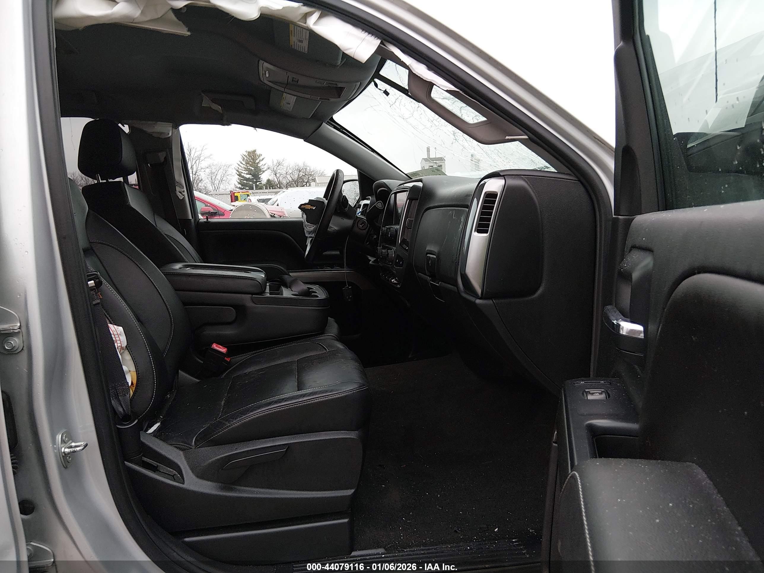 CHEVROLET SILVERADO image 5