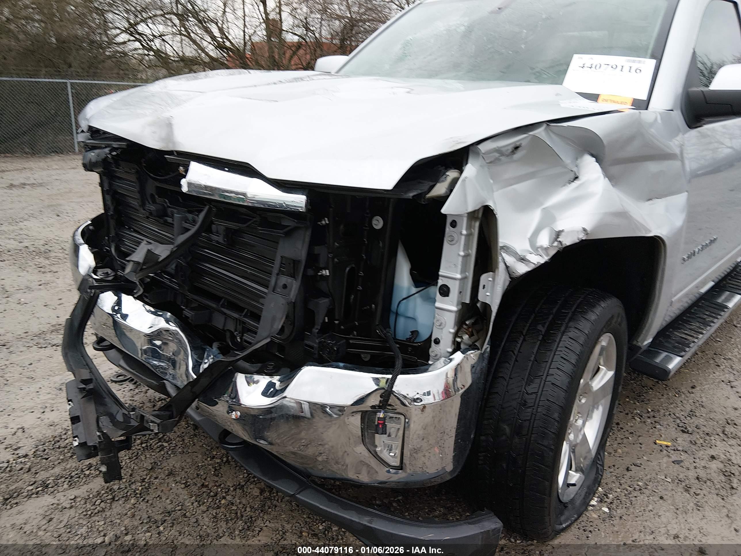 CHEVROLET SILVERADO image 6