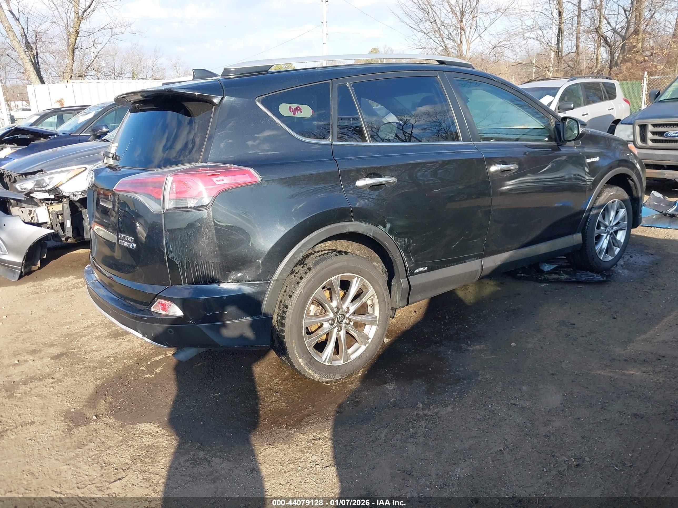 TOYOTA RAV4 image 4