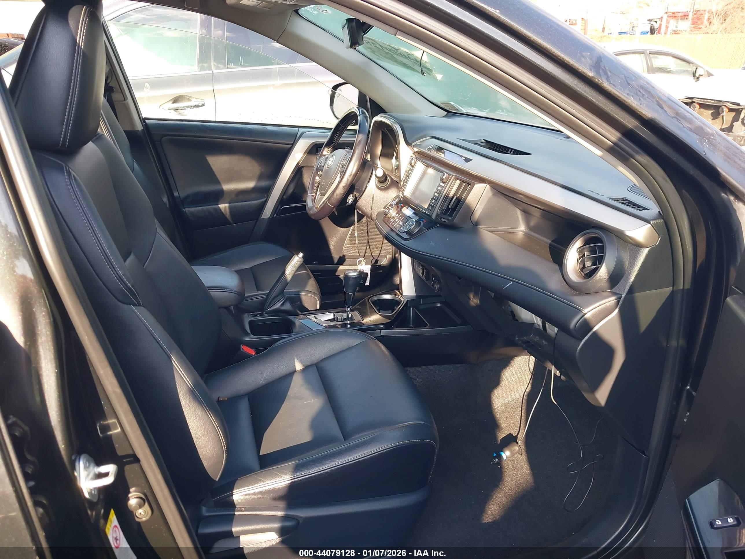 TOYOTA RAV4 image 5