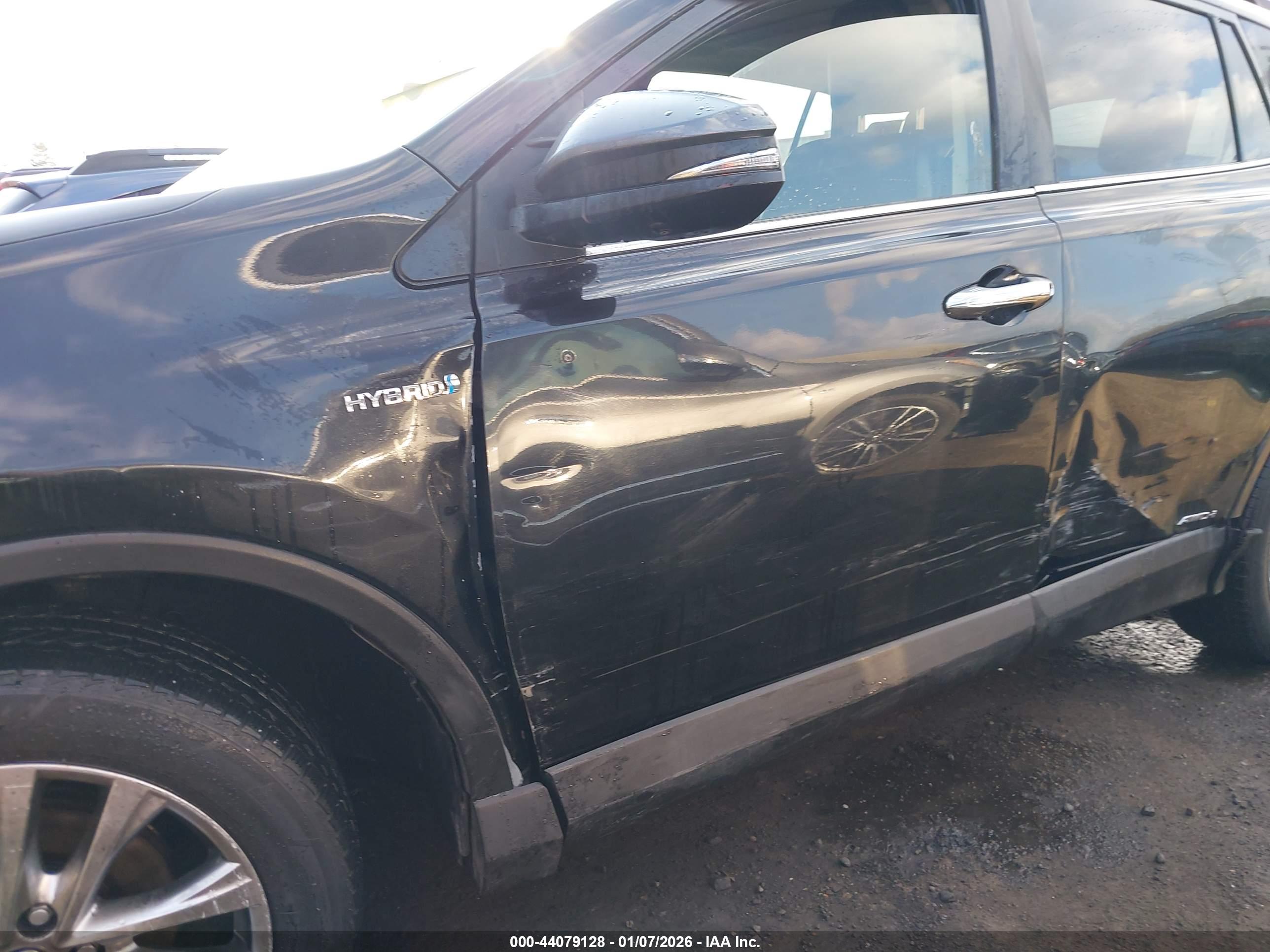 TOYOTA RAV4 image 6
