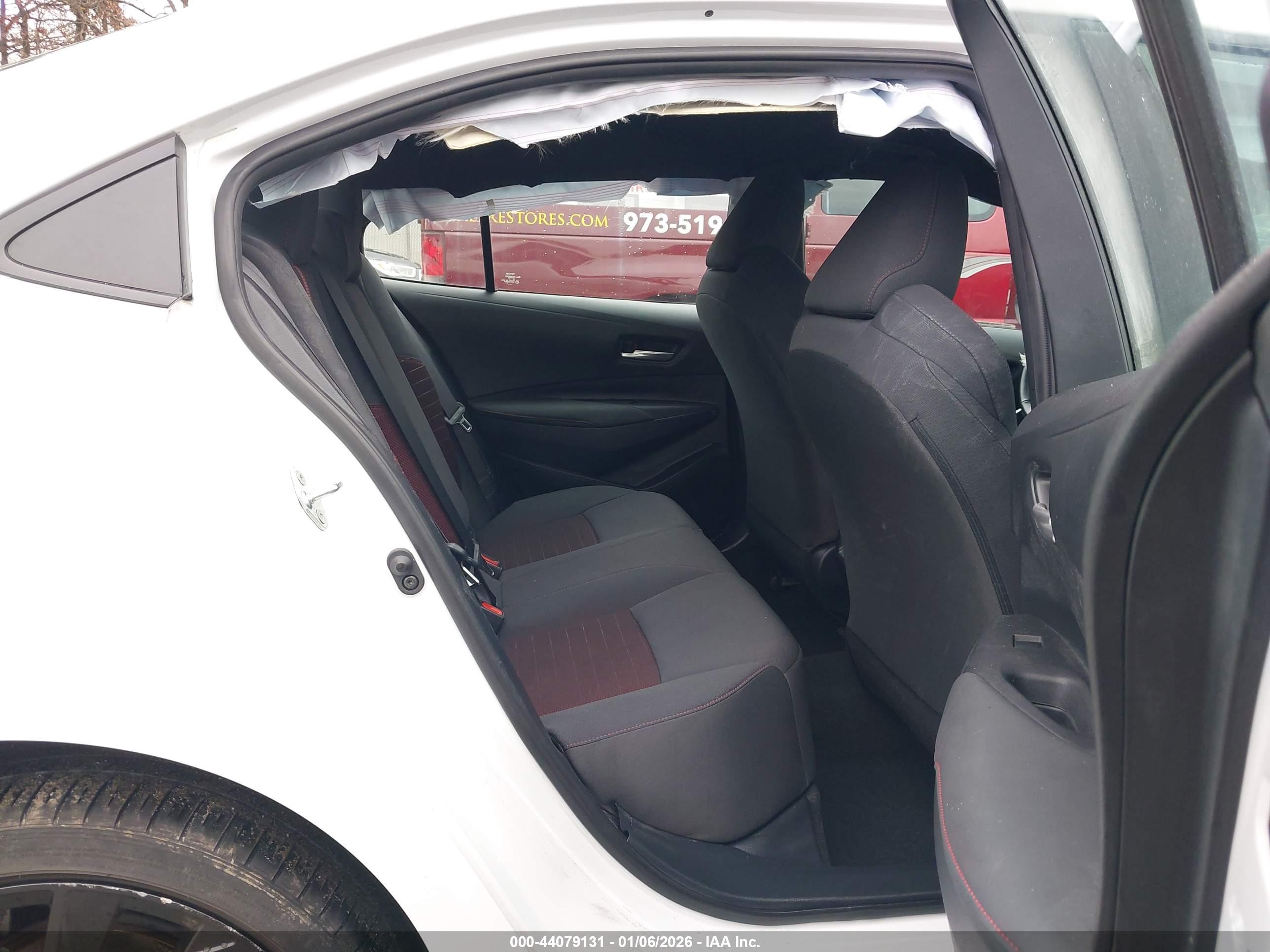 TOYOTA COROLLA image 8