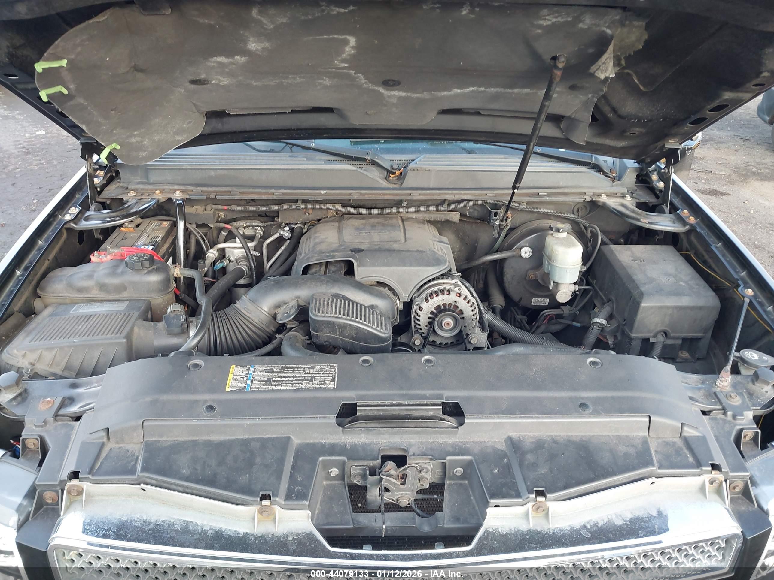 CHEVROLET TAHOE image 10