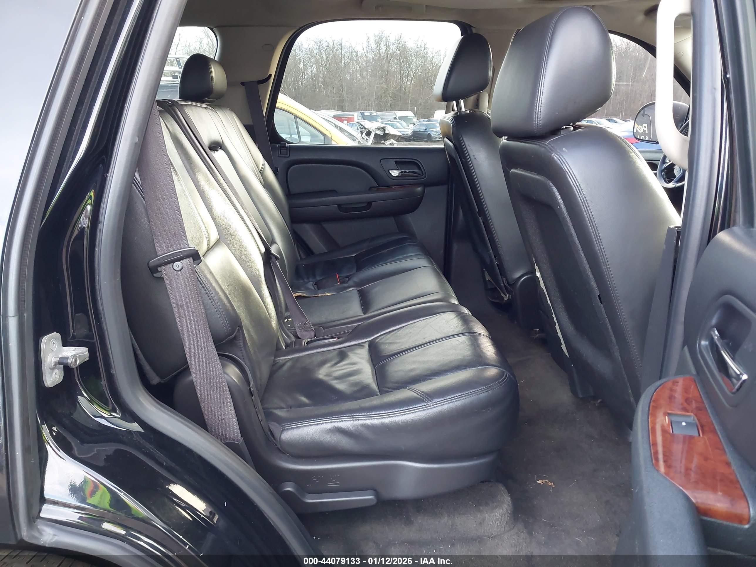 CHEVROLET TAHOE image 8