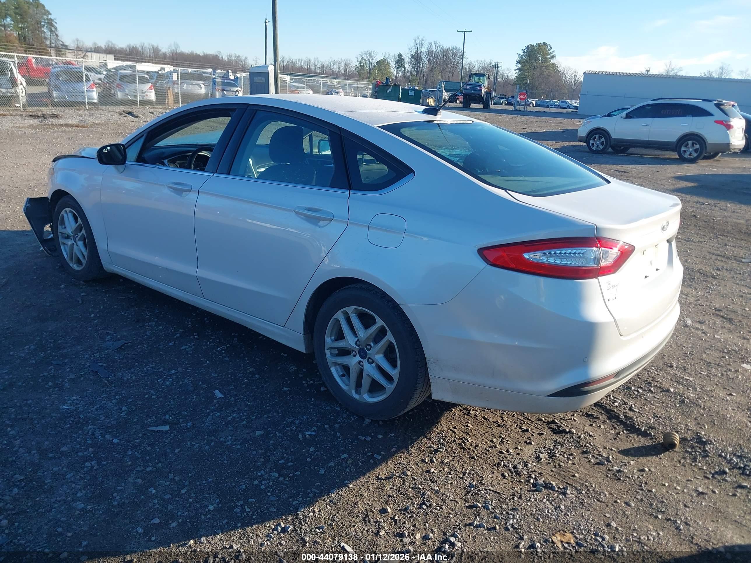 FORD FUSION image 3