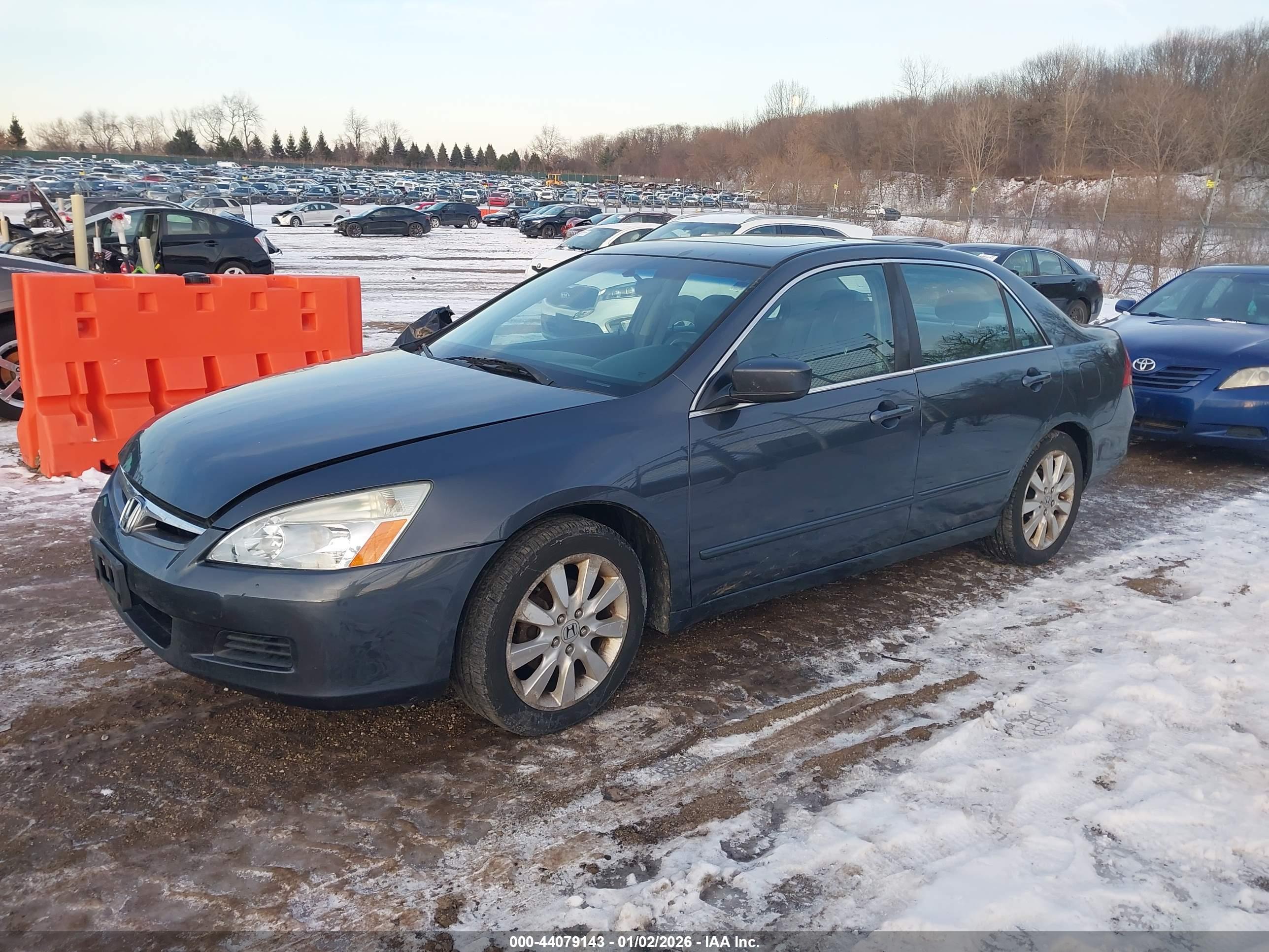 HONDA ACCORD image 2
