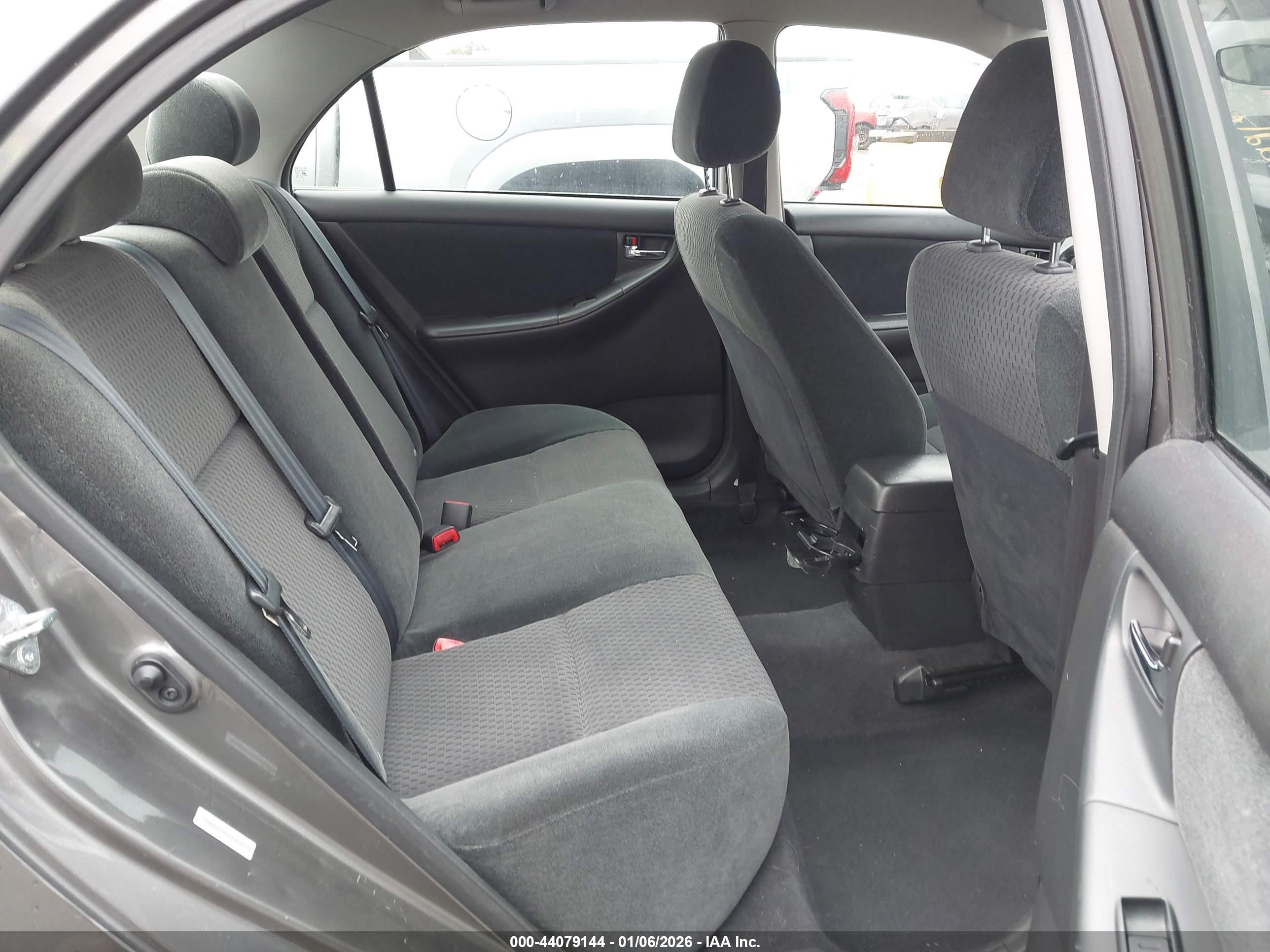 TOYOTA COROLLA image 8