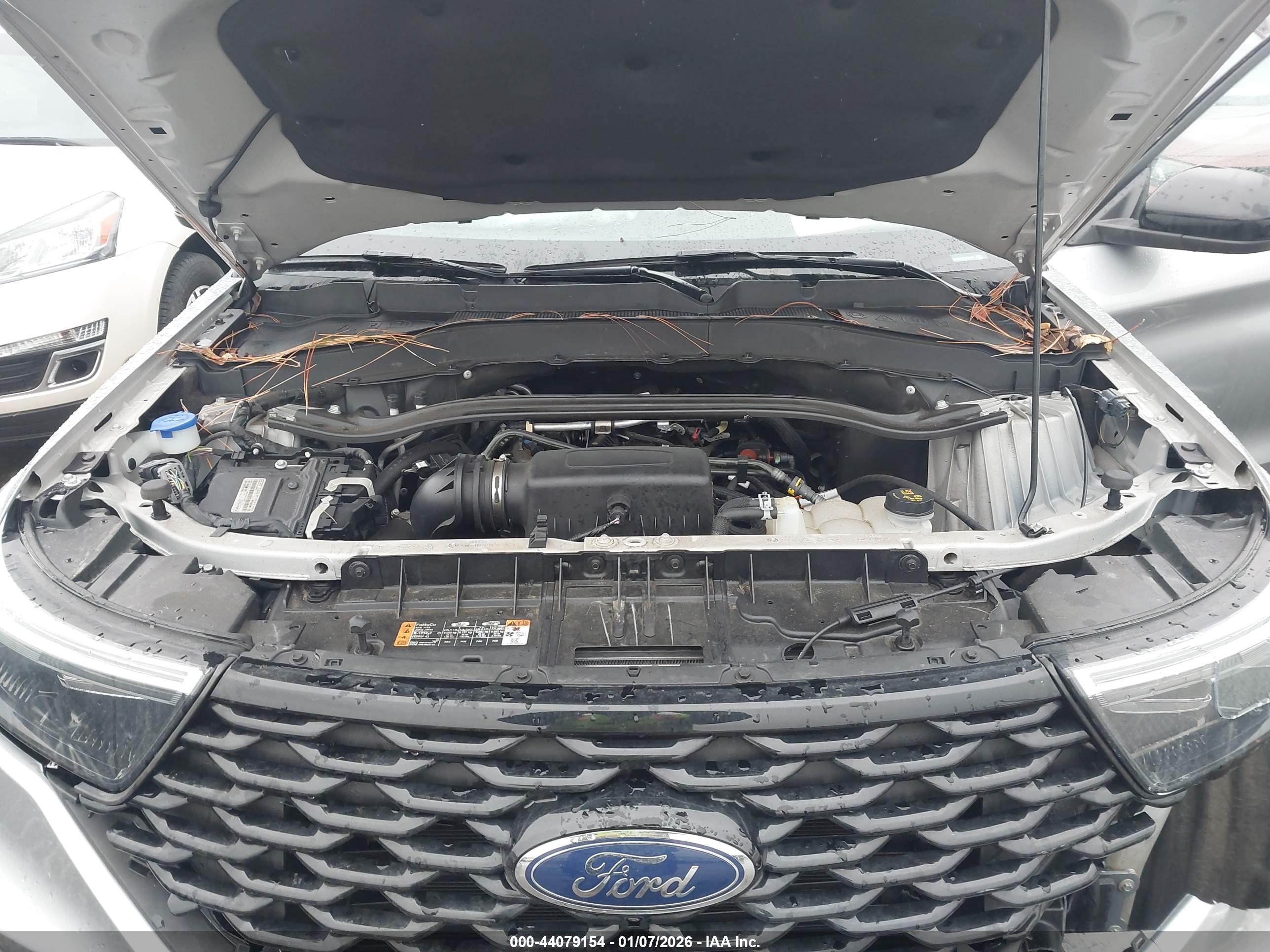 FORD EXPLORER image 10