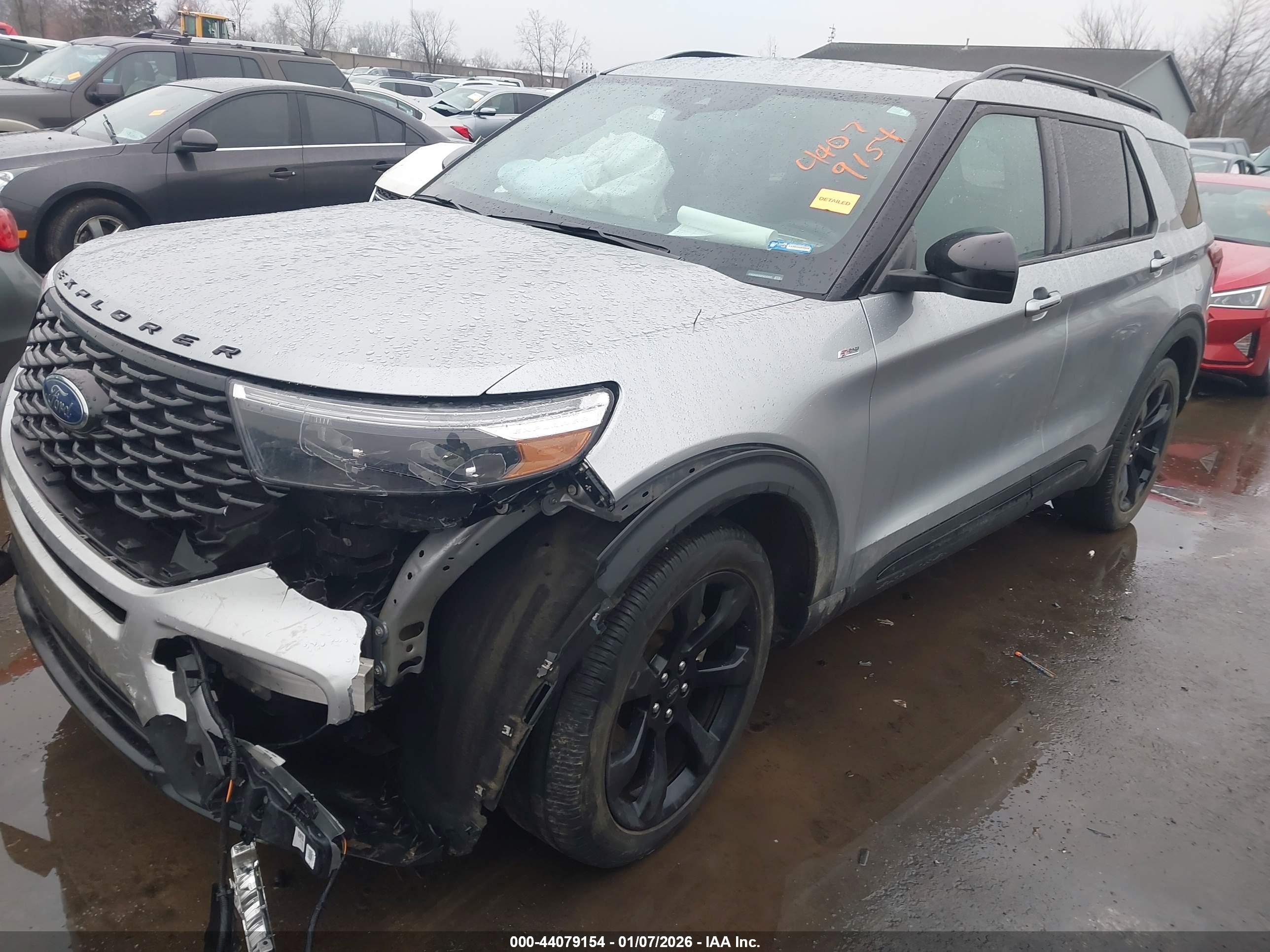 FORD EXPLORER image 2