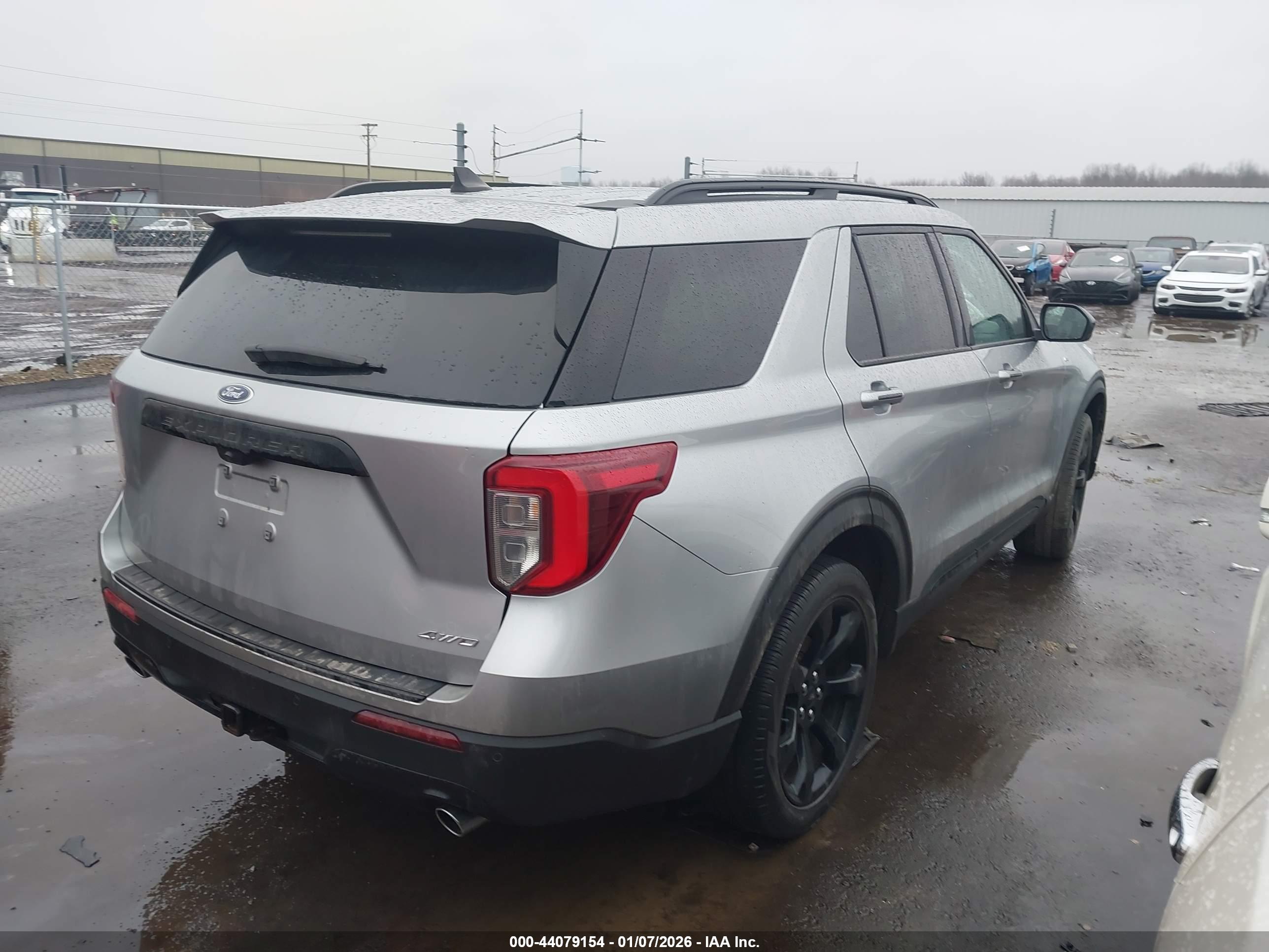 FORD EXPLORER image 4
