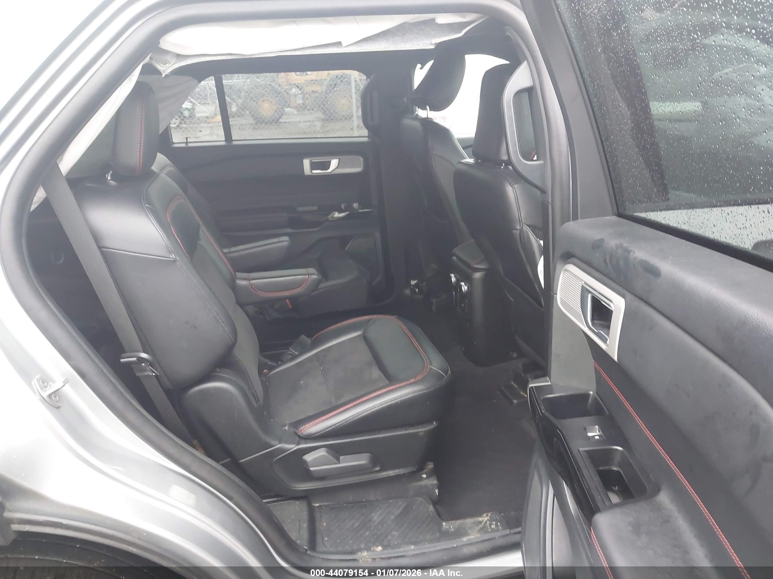 FORD EXPLORER image 8