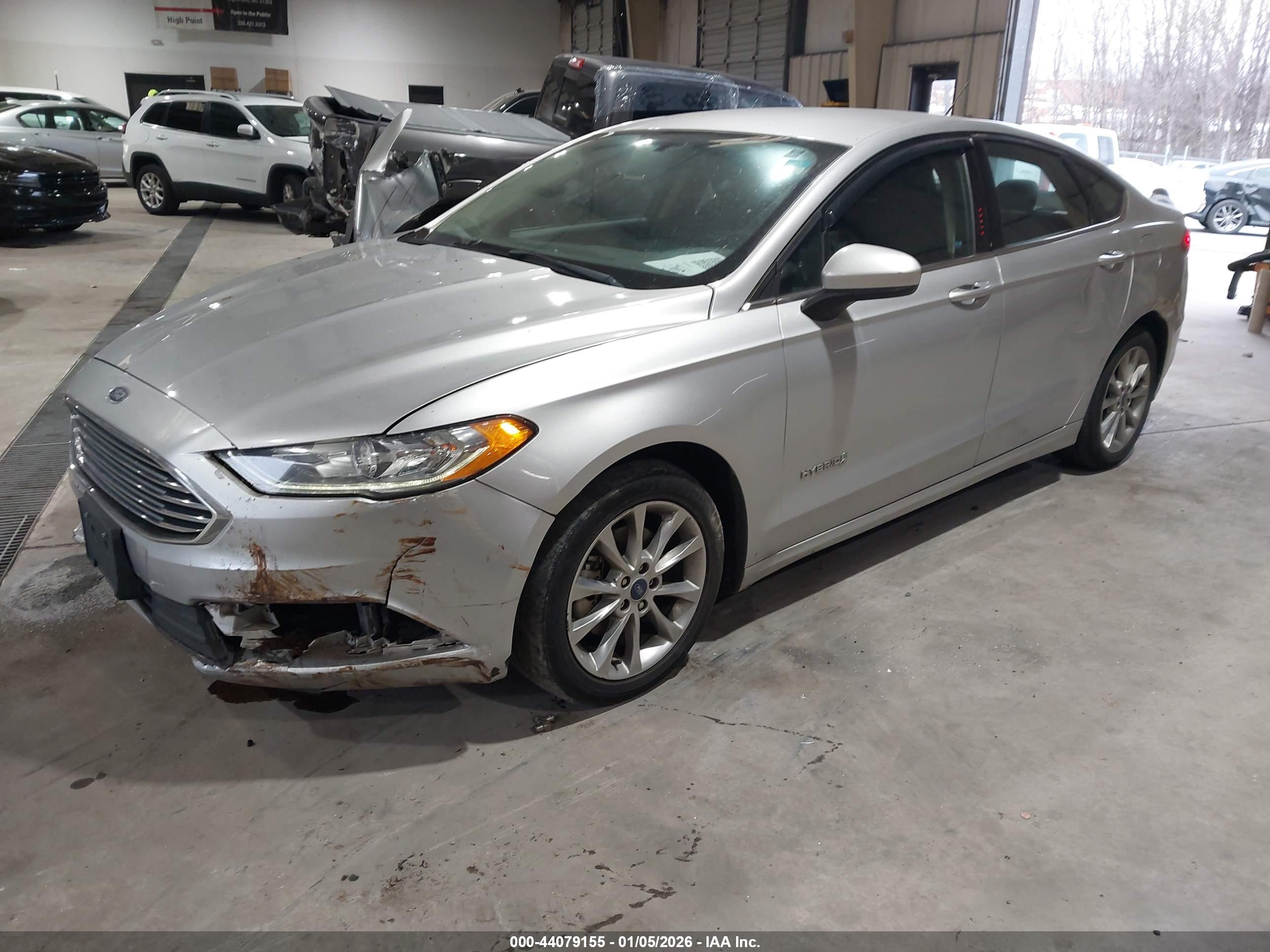 FORD FUSION image 2