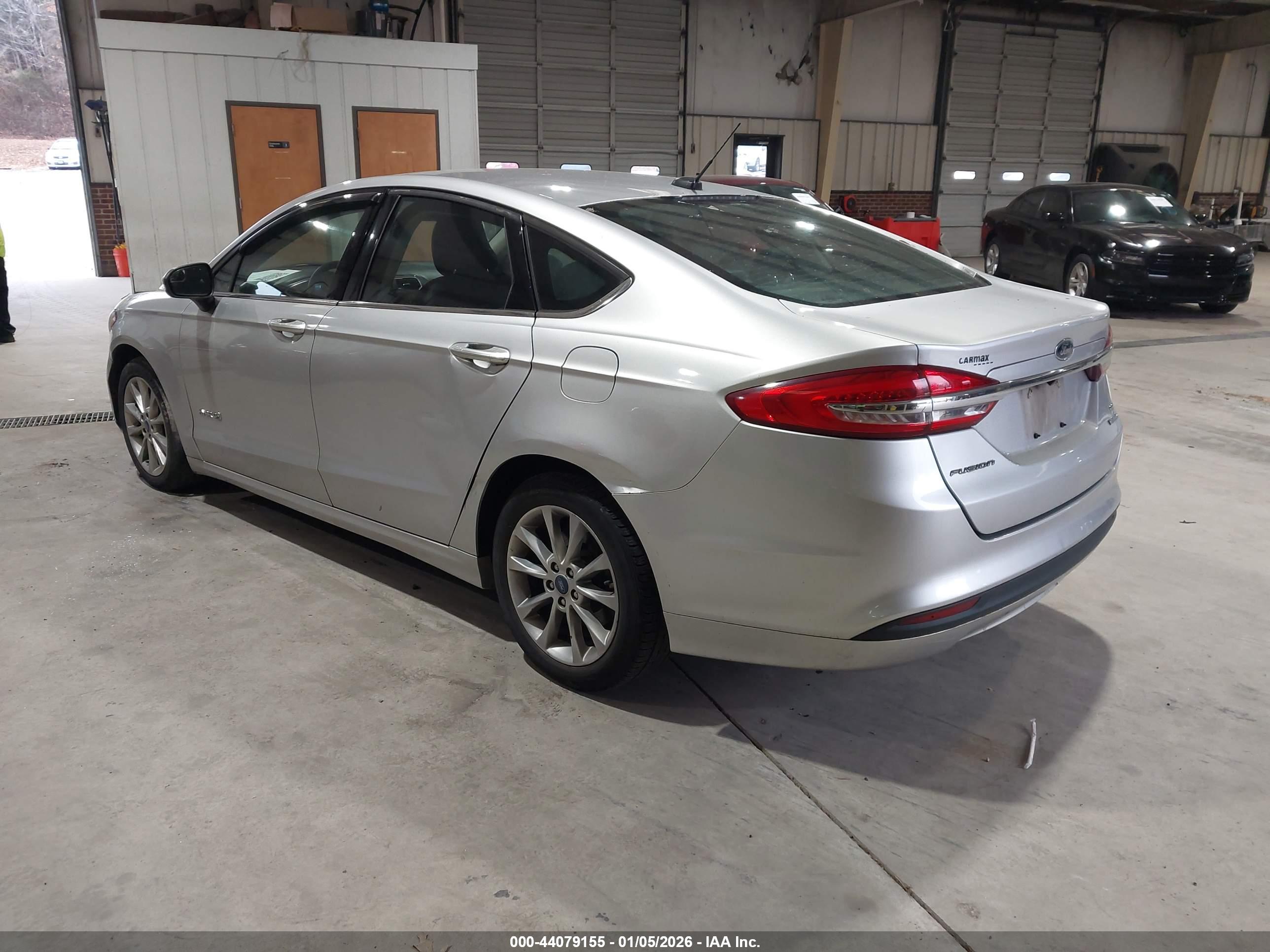 FORD FUSION image 3