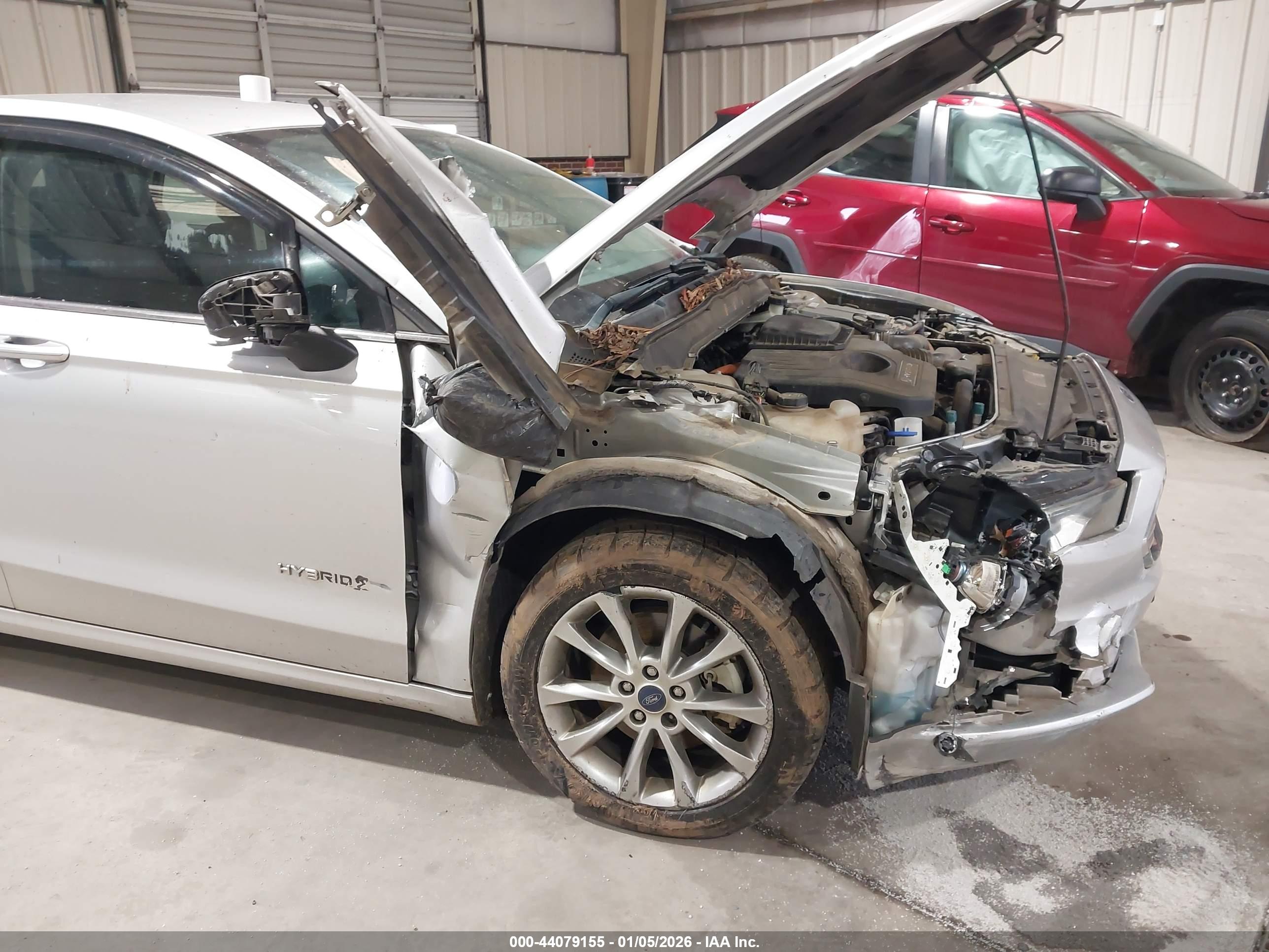 FORD FUSION image 6